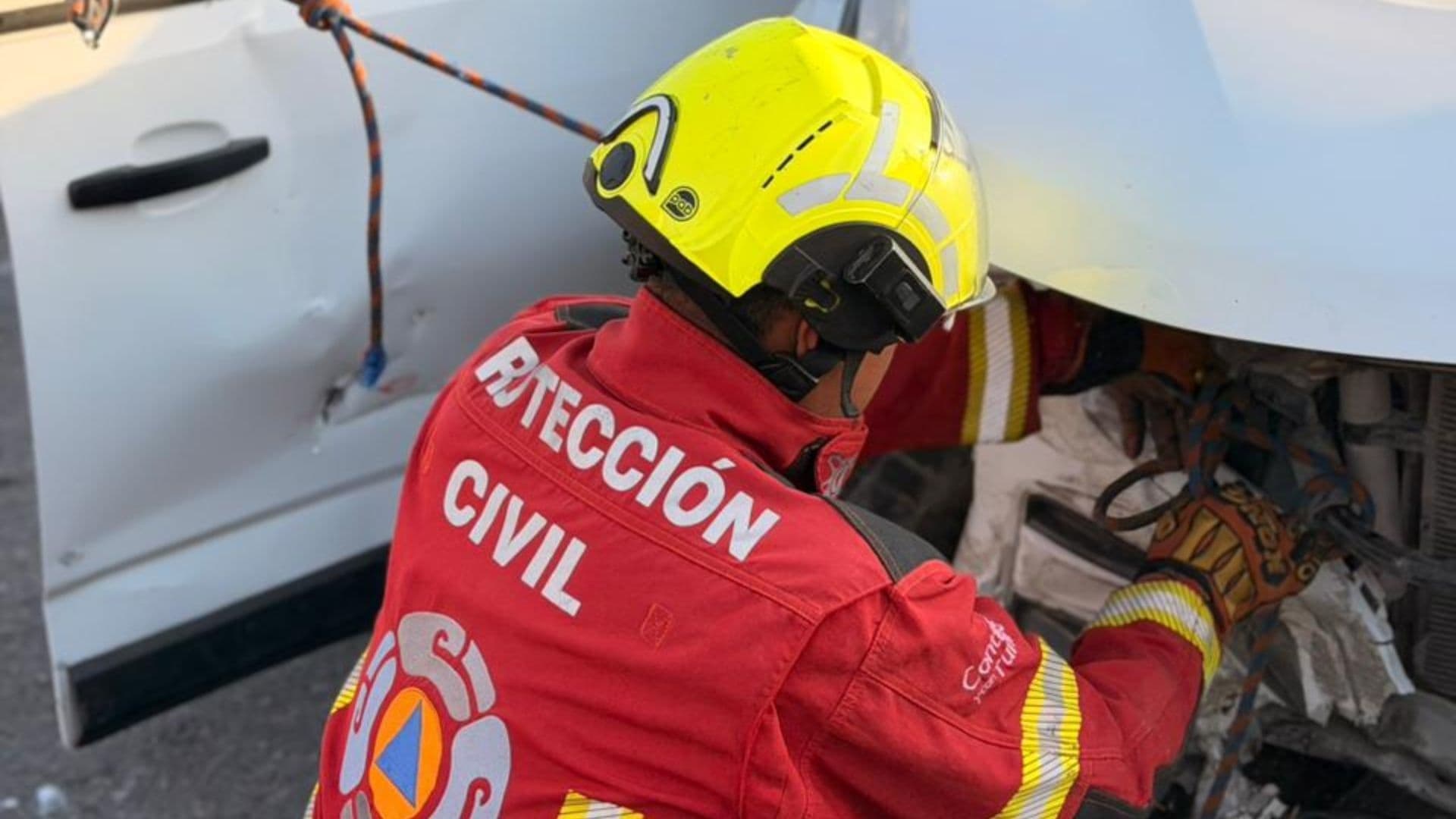Choque entre Vehículo y Camión de Volteo Deja un Lesionado en Central de Abasto de Puebla