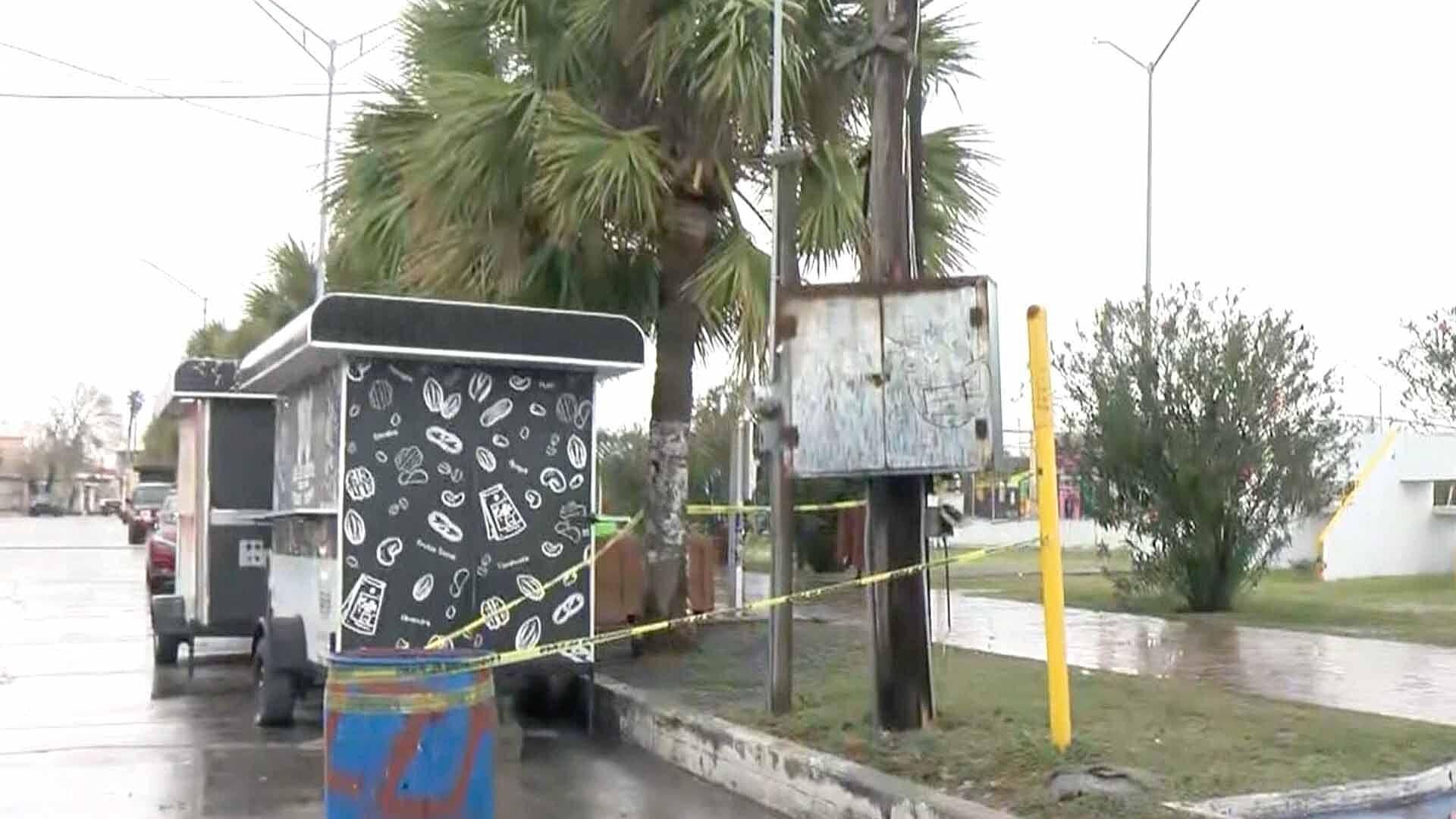 Poste y Cables Representan Peligro en Parque La Rotonda