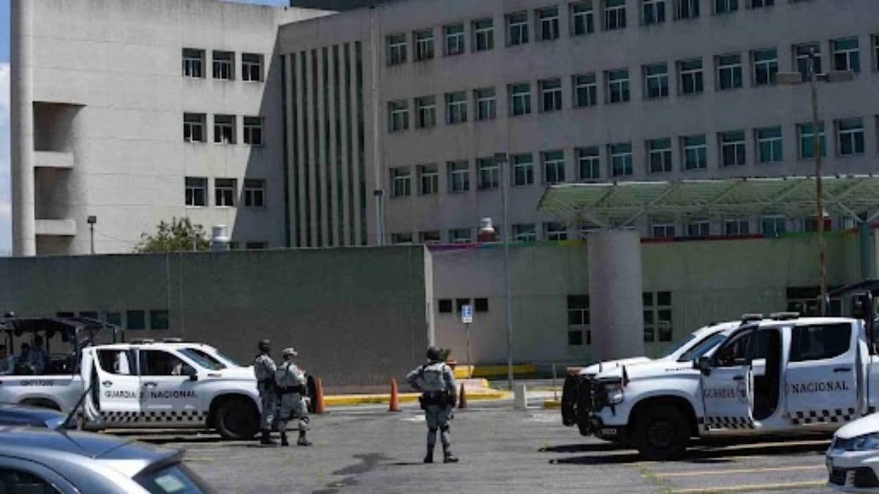 Trasladan a Caro Quintero al Hospital, desde Penal del Altiplano, para Cirugía