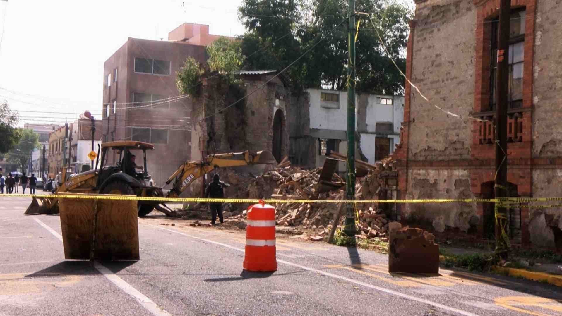 Derriban Pared de Emblemática Vecindad del Hoyo que Data del Siglo XIX