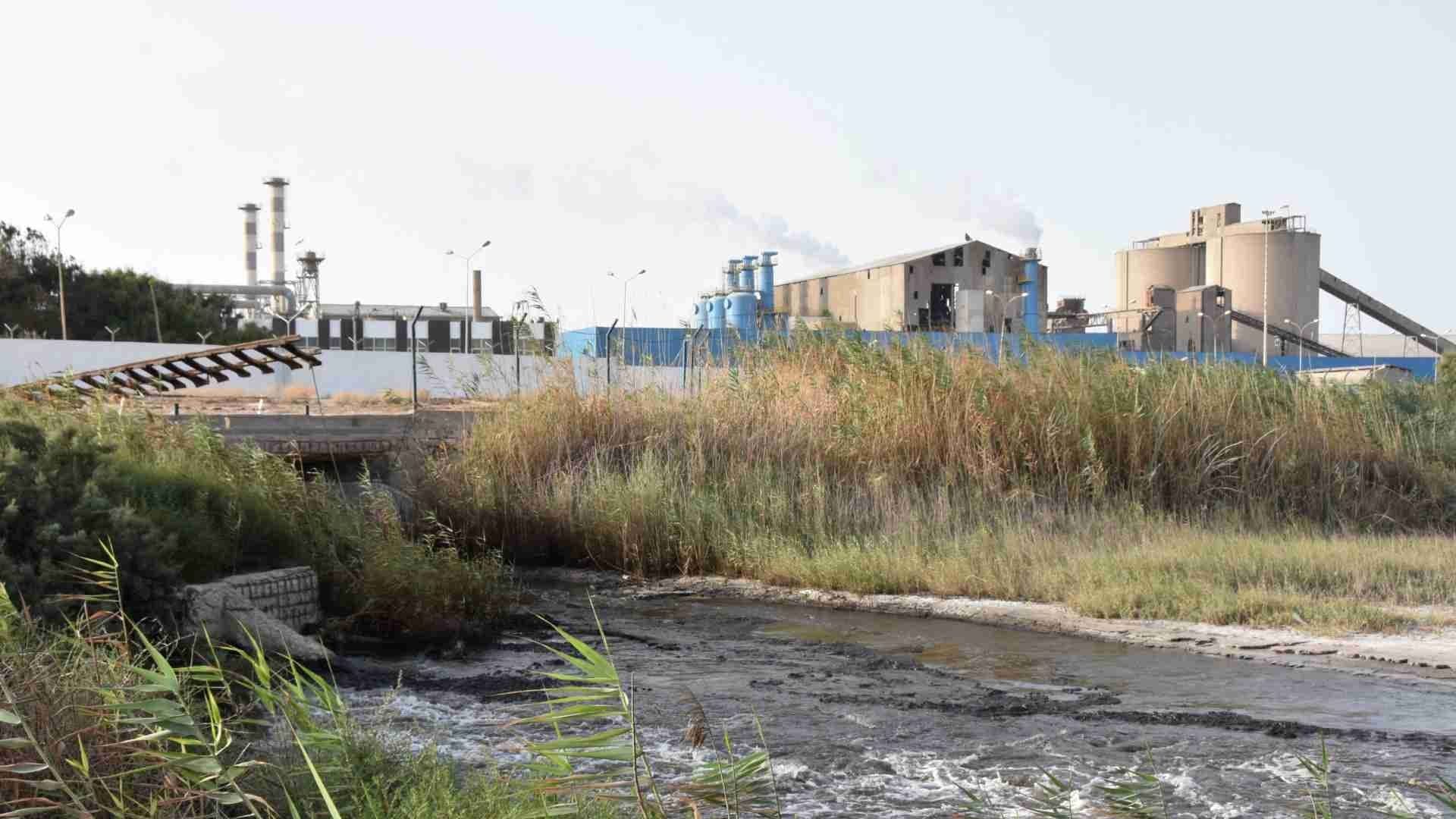 Hospitalizan a Niños y Maestros por Fuga de Gases en Planta Química de Túnez