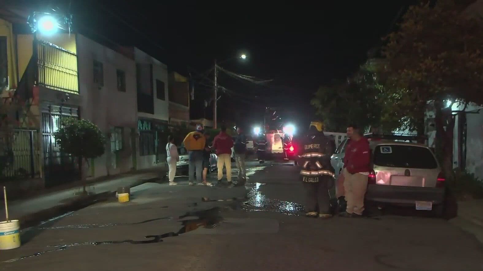 Sujetos Incendian un Vehículo en un Acto Vandálico en la Colonia San Andrés en Guadalajara