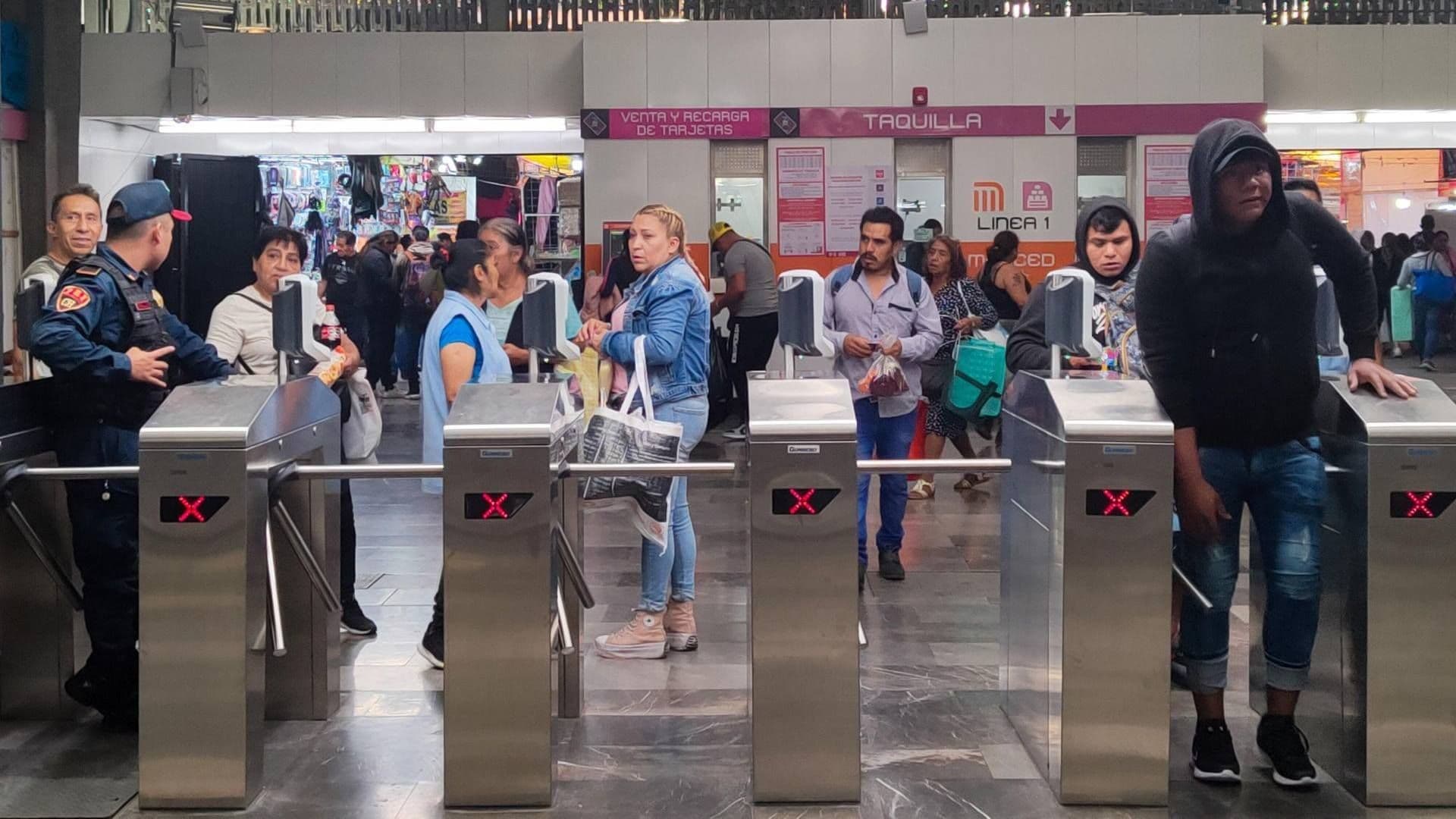 Estación por Estación: Transportes Para Moverte de Observatorio a Salto del Agua