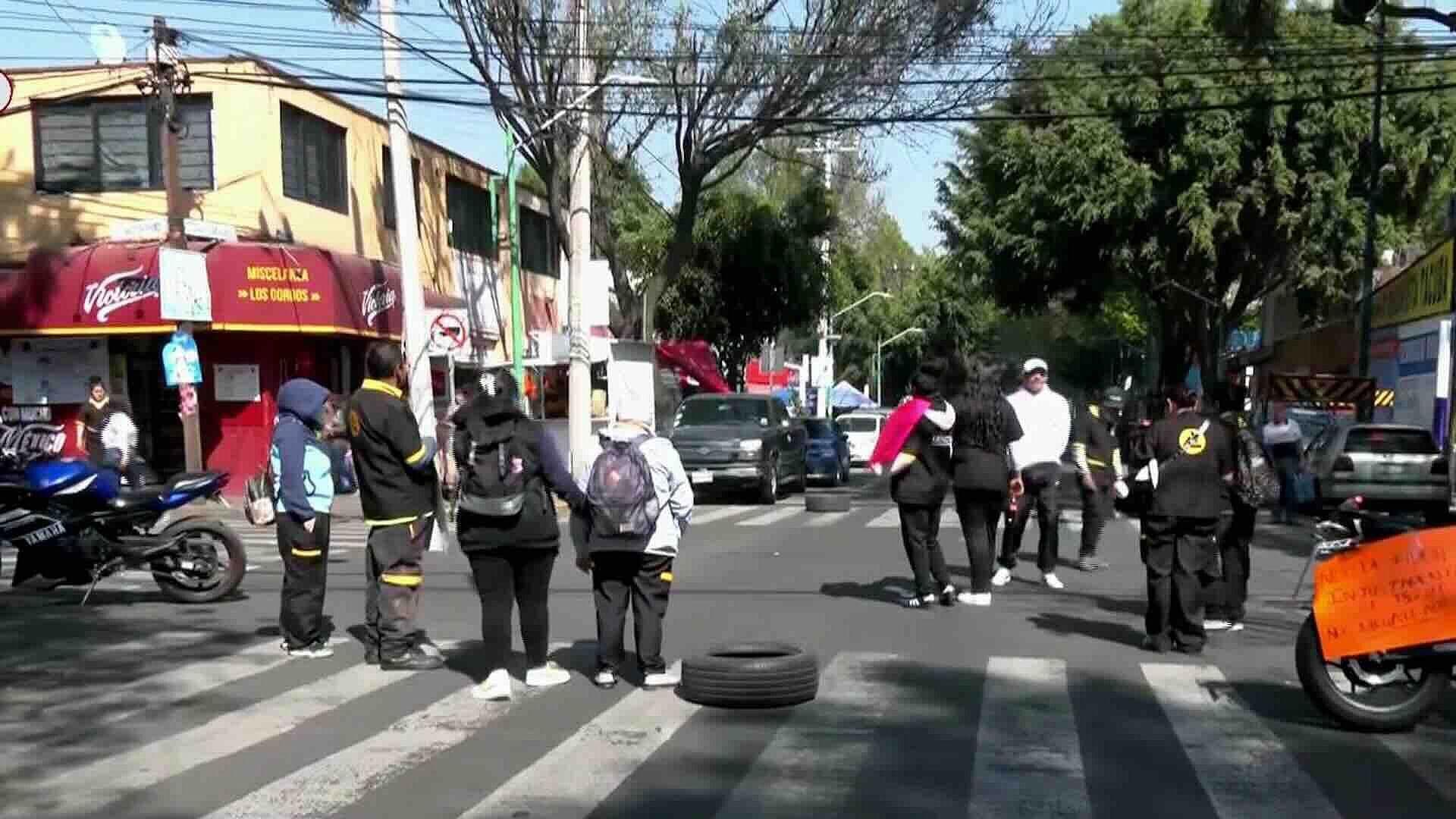 Trabajadores de Limpia Bloquean Golfo de Adén en Tacuba, CDMX por Falta de Pagos