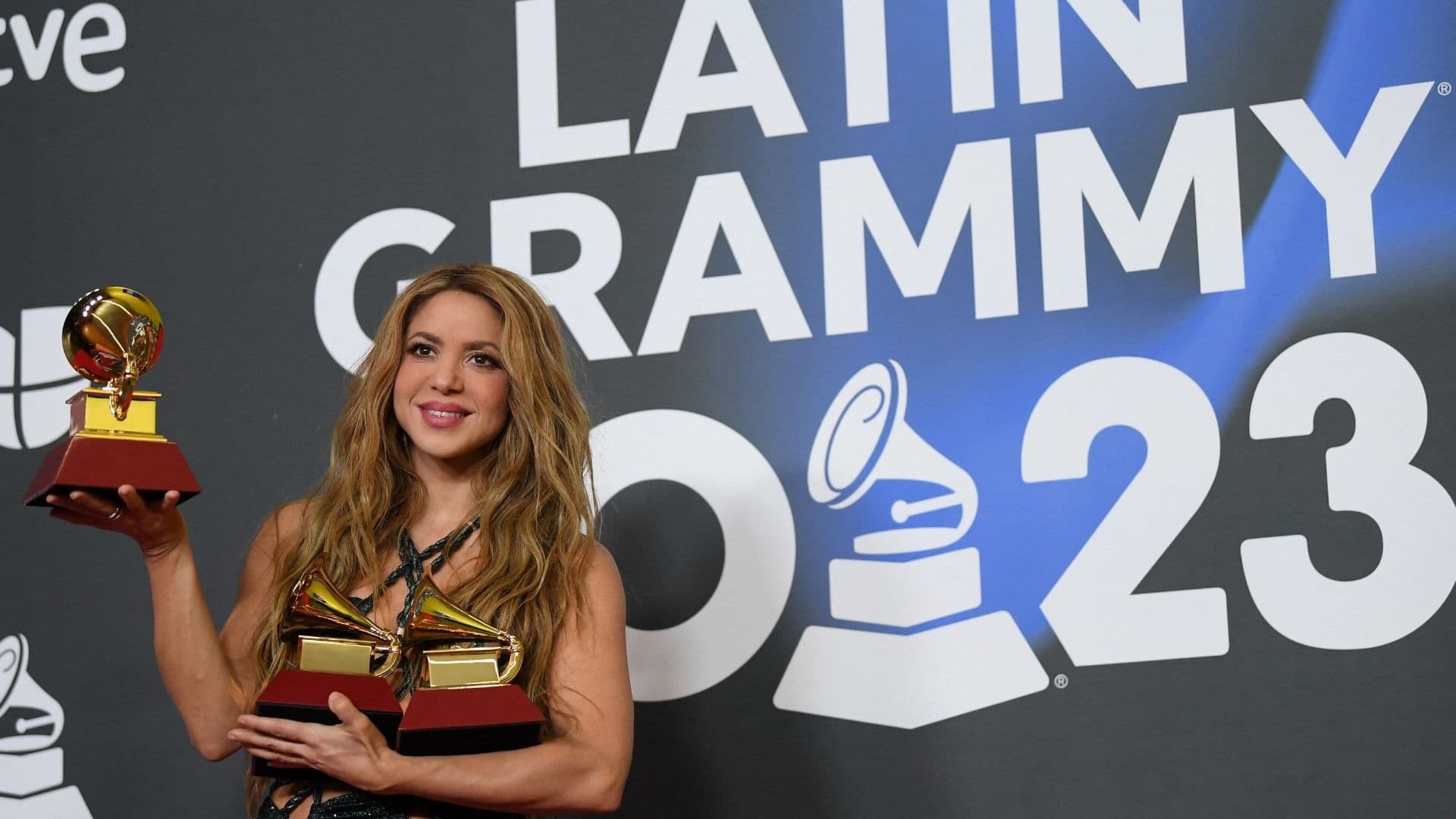 Natalia Lafourcade, Shakira y Karol G, Reinas de los Latin Grammy 2023