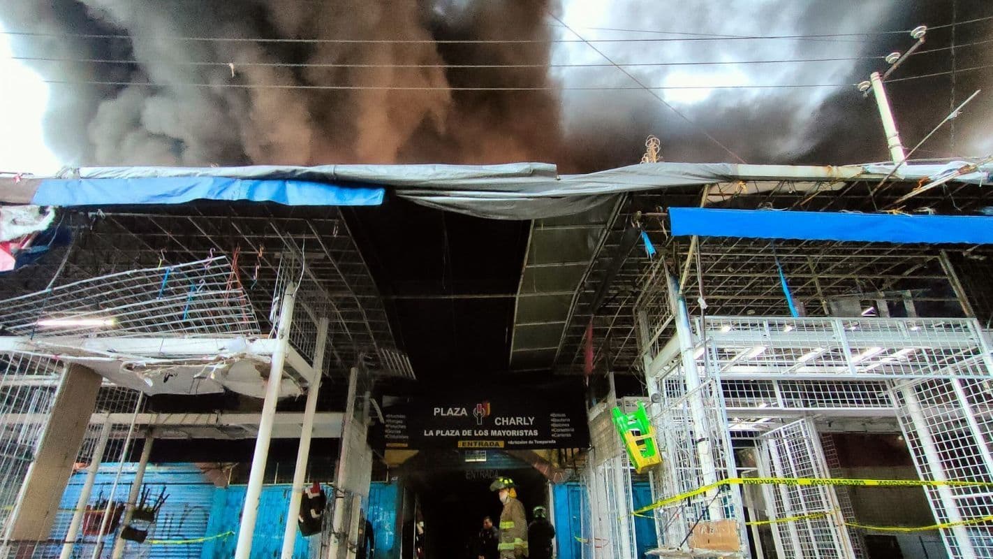 ¿Qué se Vendía en Plaza Oasis Antes del Incendio en Tepito, CDMX Que Consumió 20 Locales?