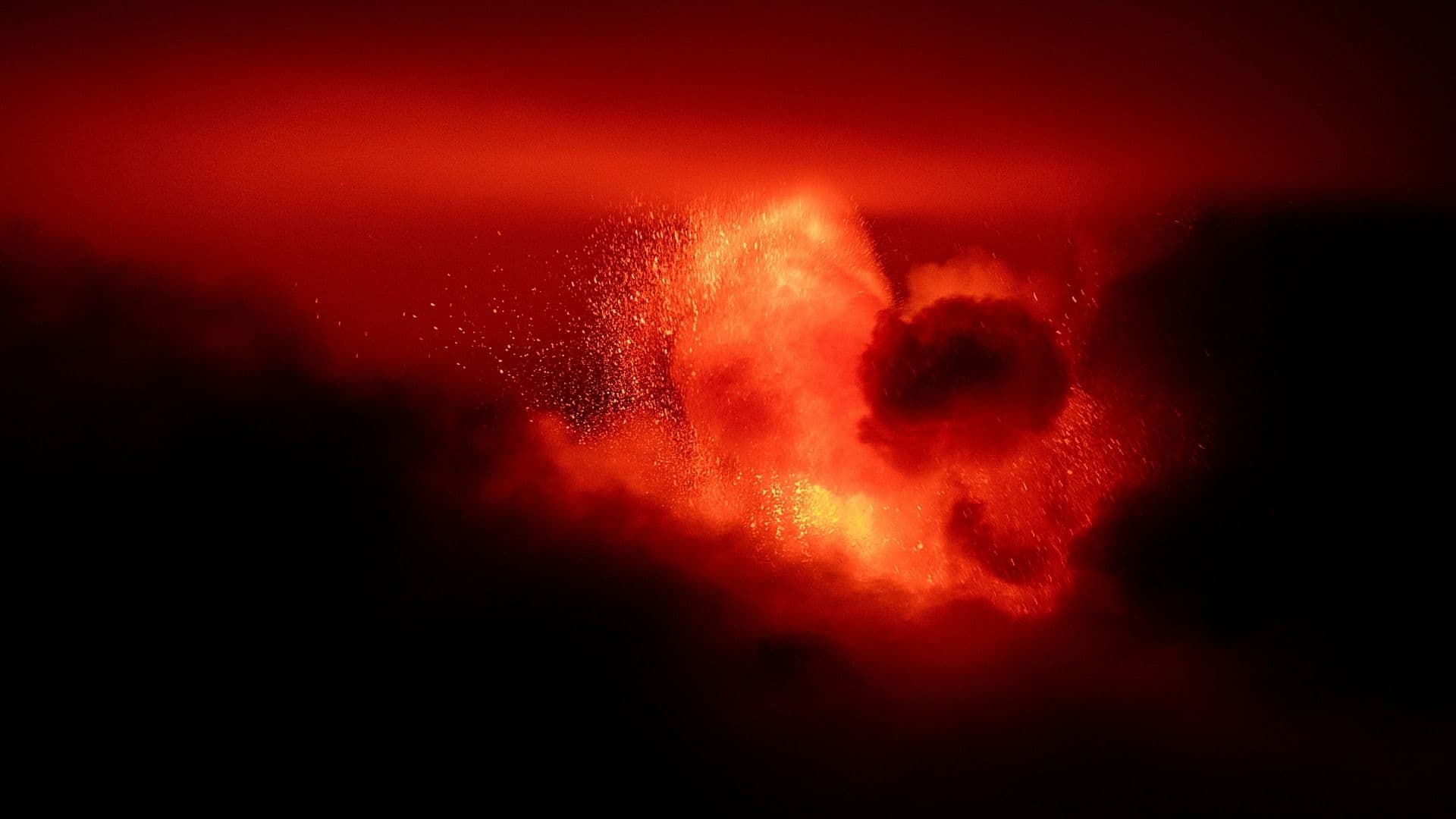 Erupción del Volcán Etna Eleva Alerta a Nivel Amarillo en Sicilia