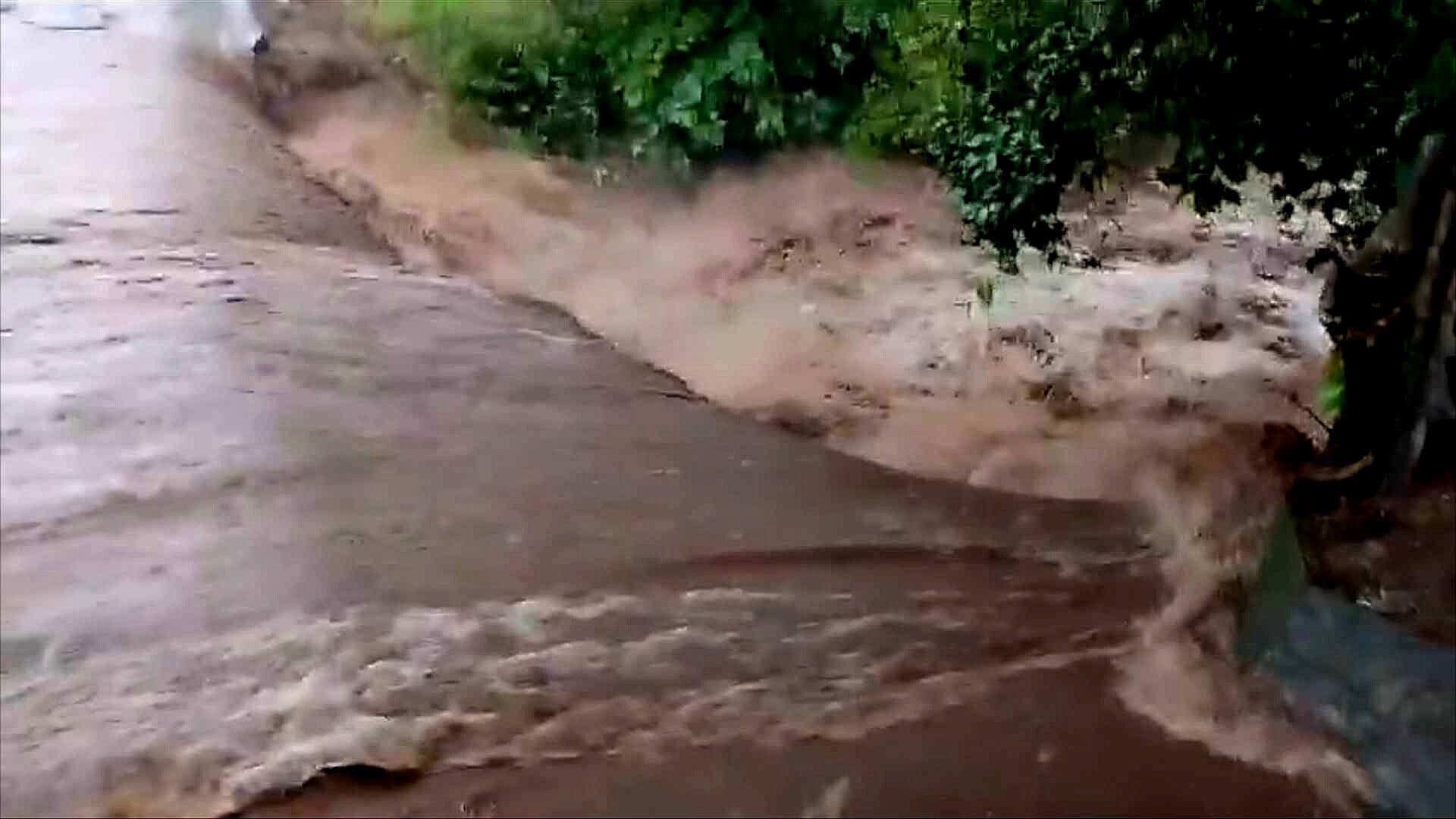 Desborde del Río La Palma Deja 1 Muerto y 15 Casas Afectadas en Catemaco, Veracruz