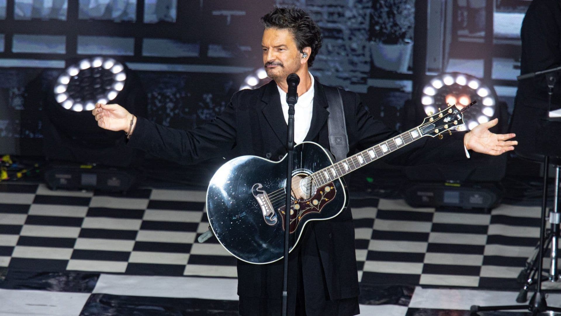 'Tendré que Desaparecer': Ricardo Arjona Revela Porqué se Despide de los Escenarios