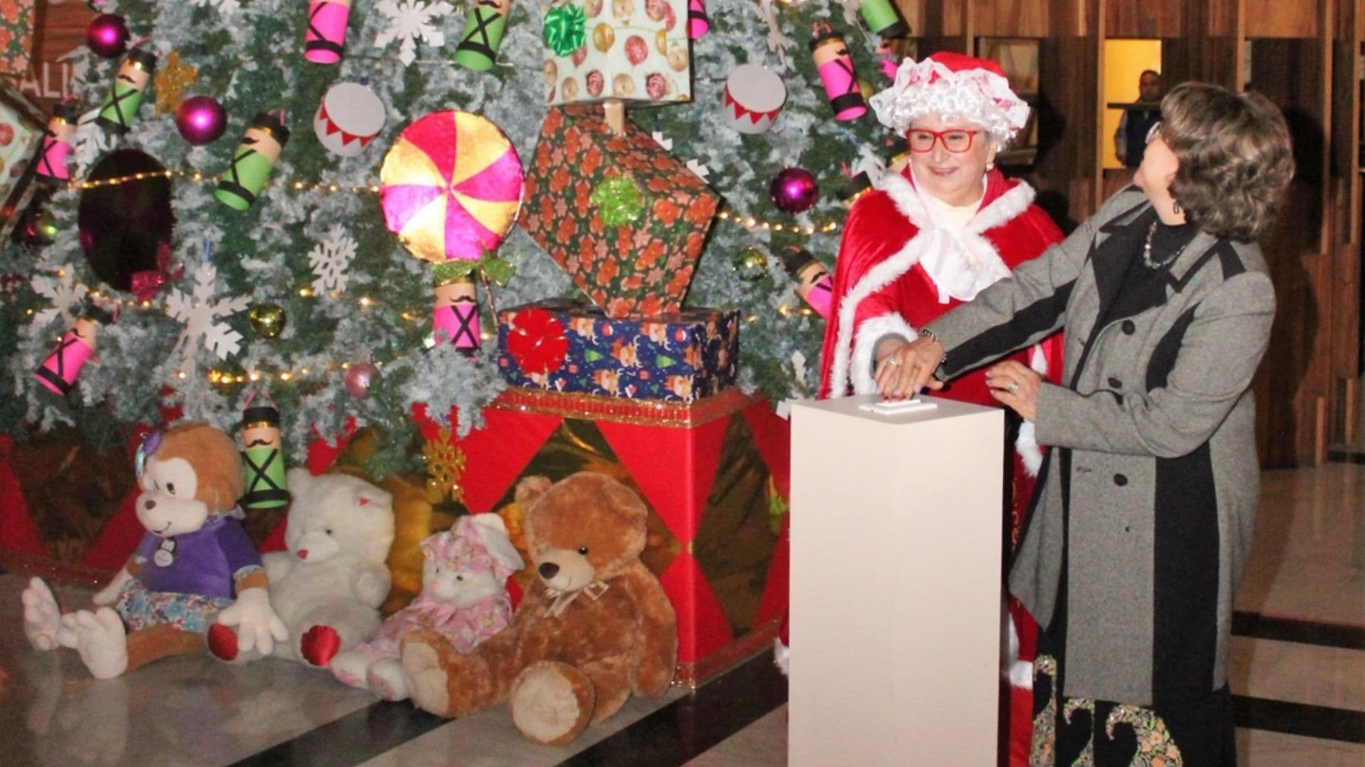¡No Uses Globos! Así Puedes Mandar tu Carta a Santa o los Reyes en el Palacio Postal