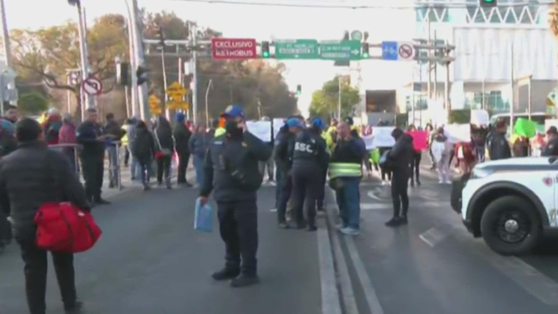 Bloqueo en Eduardo Molina Afecta Servicio de la L5 del Metrobús en CDMX