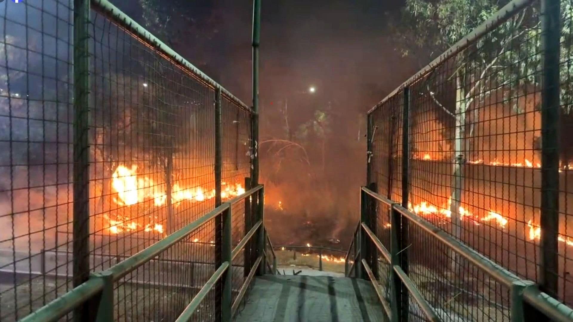 Incendio de Pastizal Hoy cerca de Estación de Mexibús "La Quebrada" en Cuautitlán Izcalli