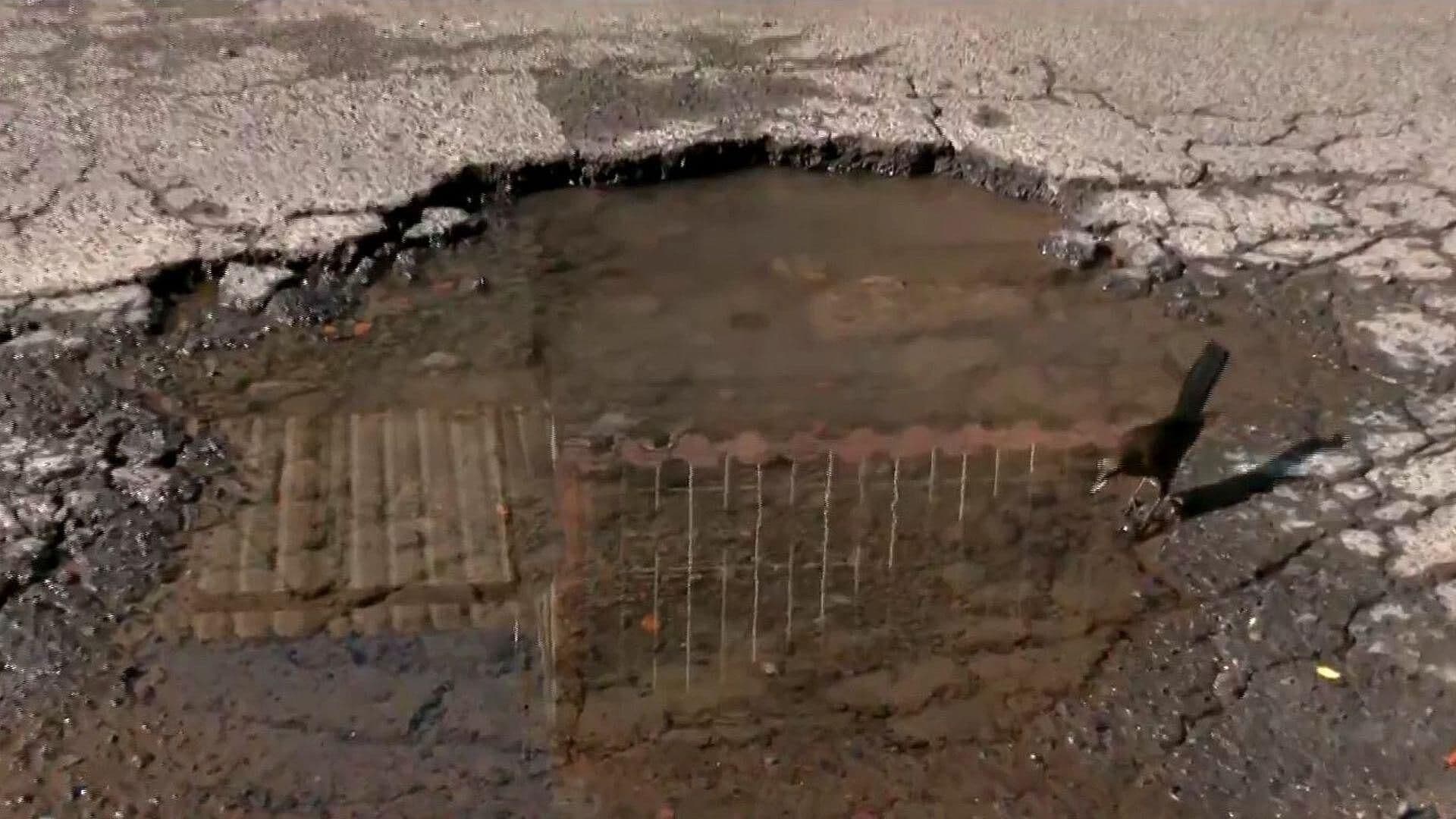 ¡Lleva Meses! Vecinos de Valle de Aragón Reportan Súper Fuga de Agua