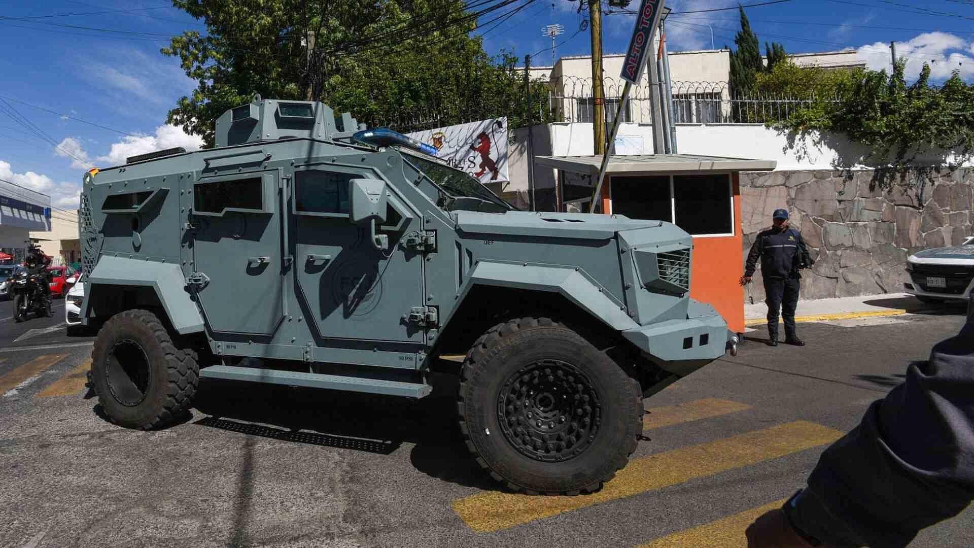 Así Trasladan a Penal de Chiconautla a Presuntos Líderes de "Los Macas"