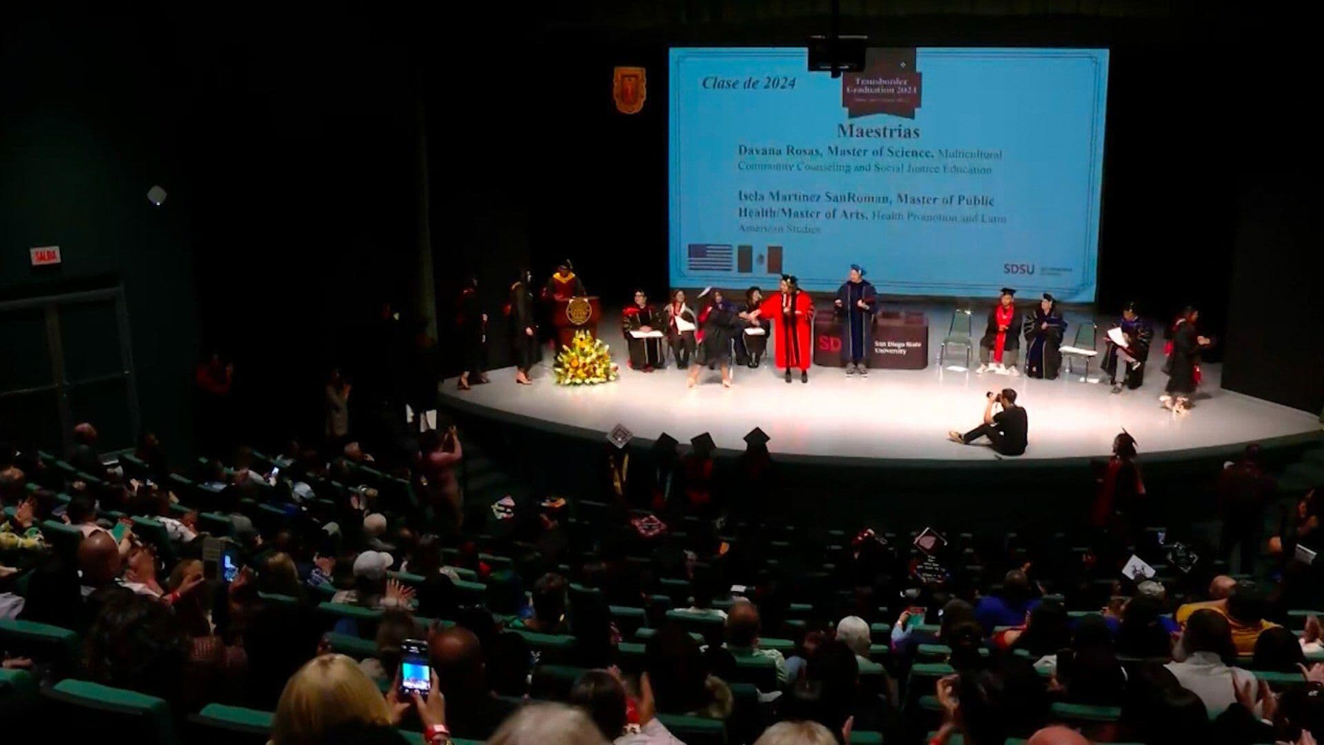 Celebran Graduación Transfronteriza con Estudiantes Extranjeros en UABC Tijuana