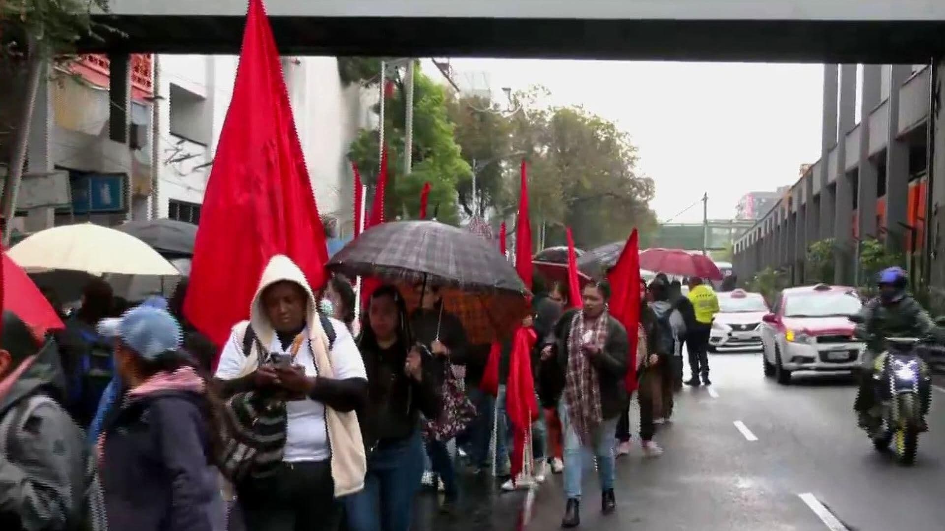 Integrantes del Frente Popular Francisco Villa Marchan al Zócalo CDMX
