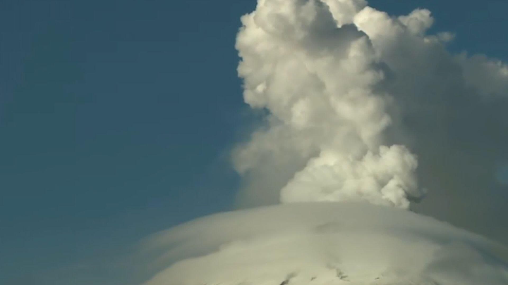 Así Luce de Cerca la Expulsión de la Fumarola del Volcán