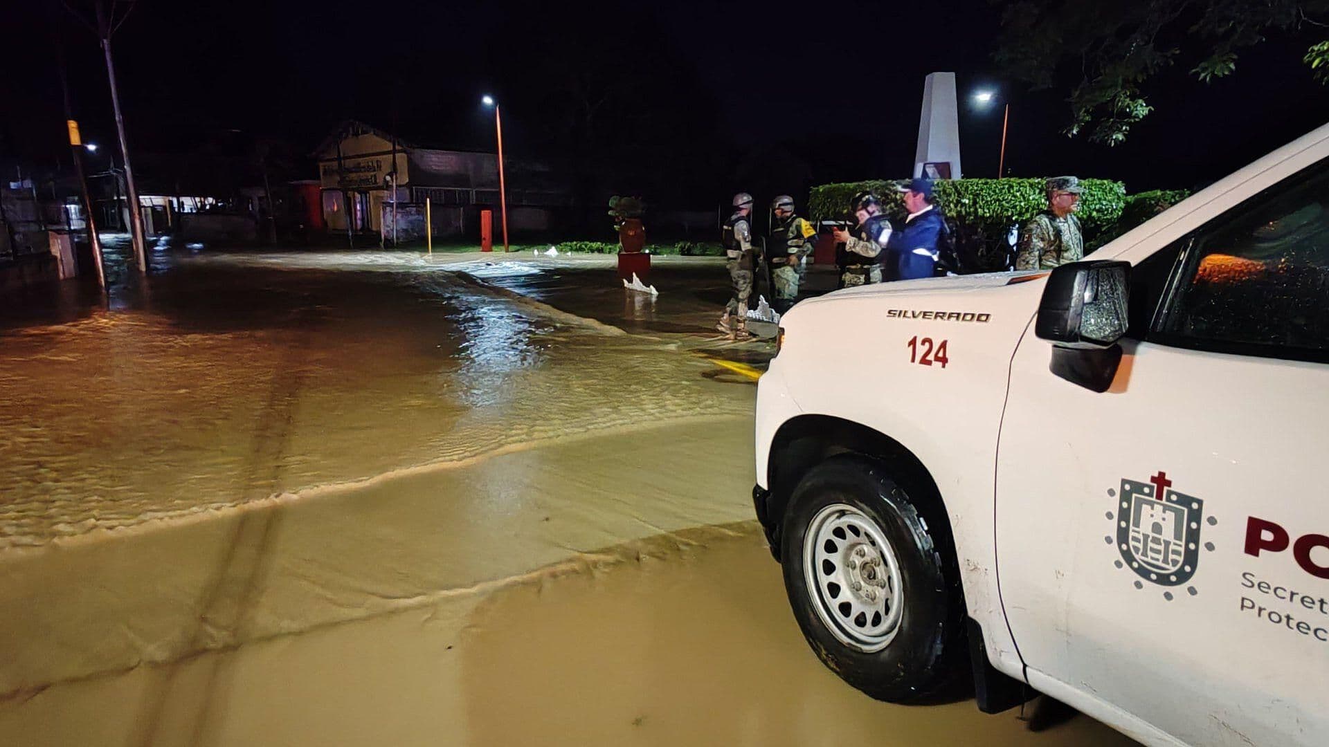 Se Desborda Río Agua Dulce en el Sur de Veracruz