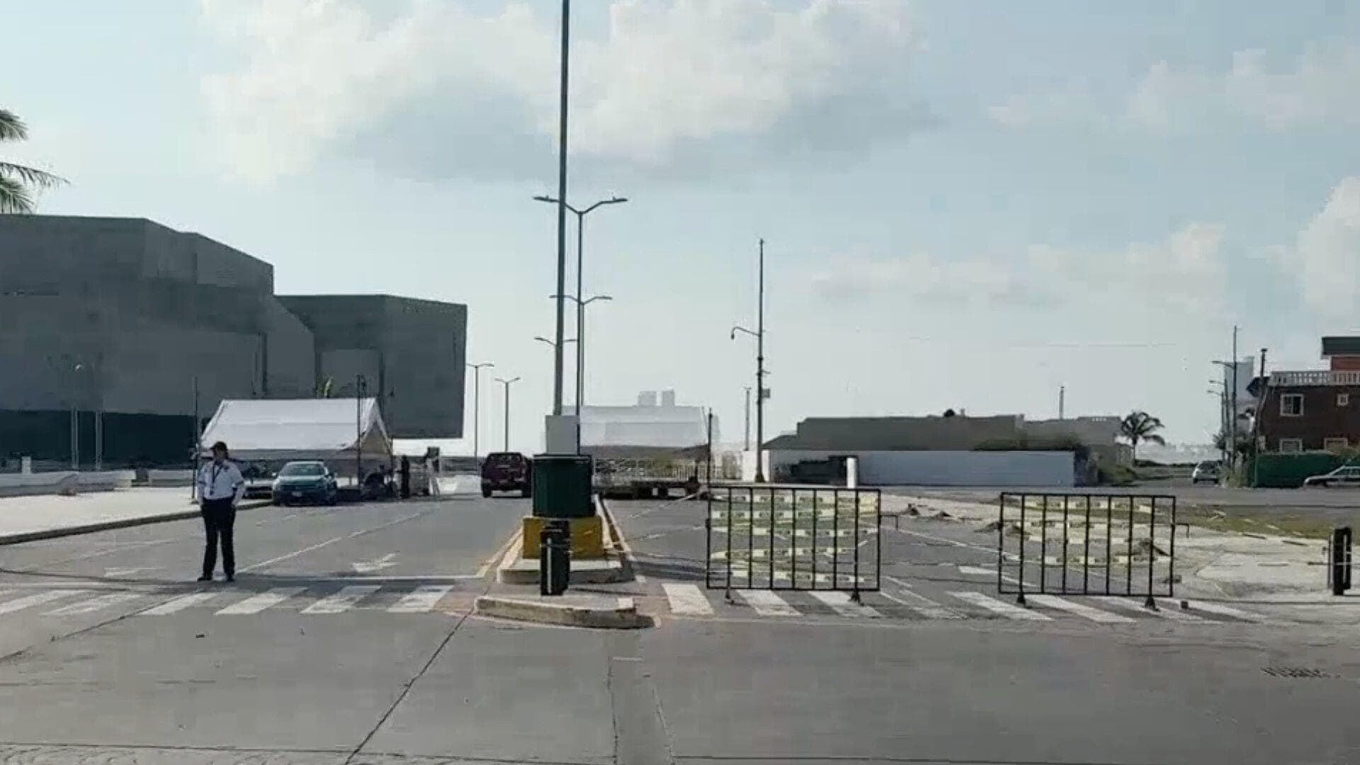 Realizan Cierre Vial en el Bulevar Vicente Fox, en Boca del Río
