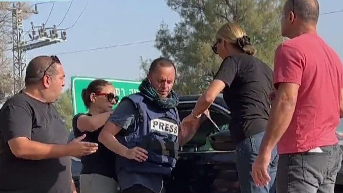 Agreden a Horacio Rocha Durante Cobertura por Conflicto en Medio Oriente