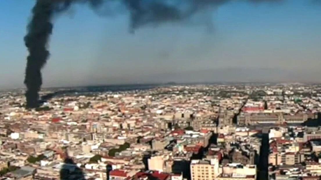 Video: Incendio en Plaza Oasis de Tepito Desde la Torre Latinoamericana