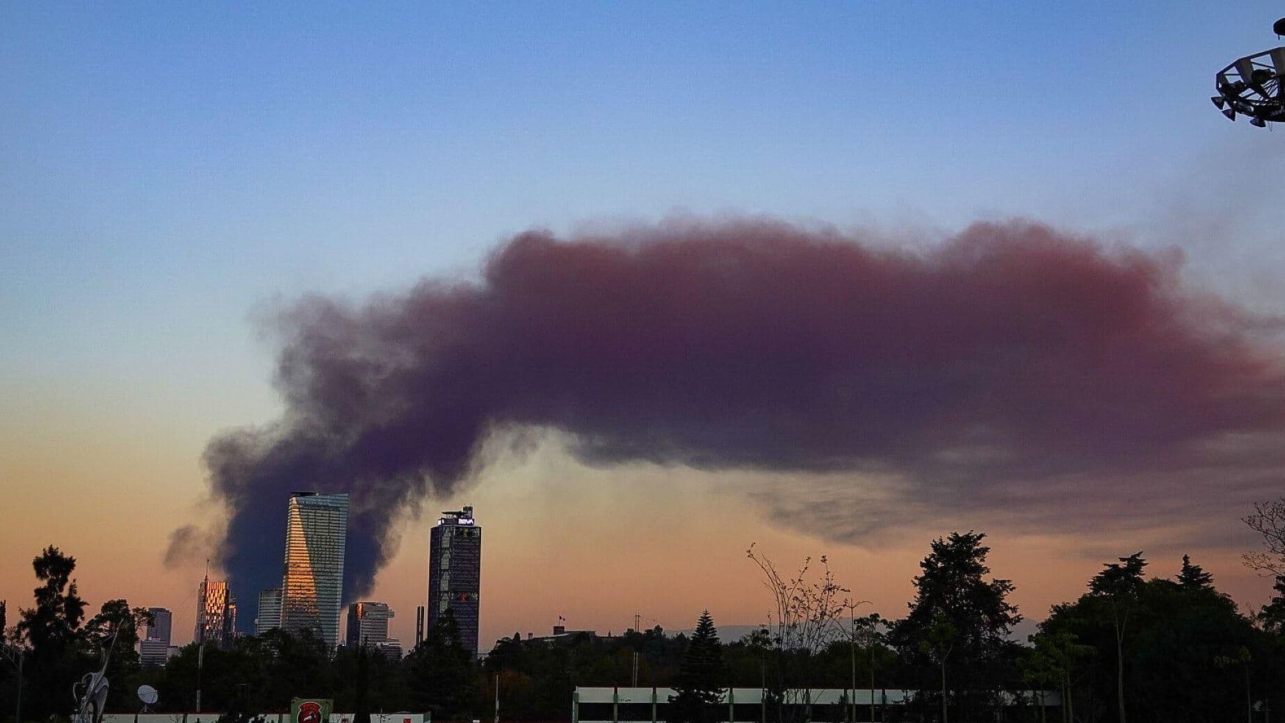 Incendio en Plaza Oasis no Afectó Calidad del Aire: CAMe