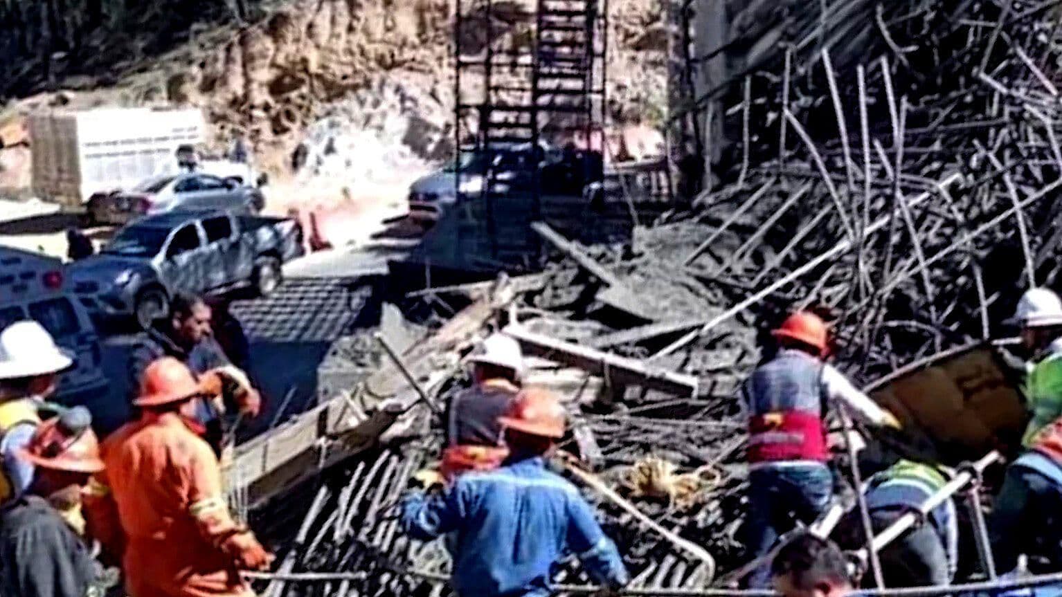 Colapsa Andamio de 25 Metros en Tramo Real del Monte- Huasca, Hidalgo