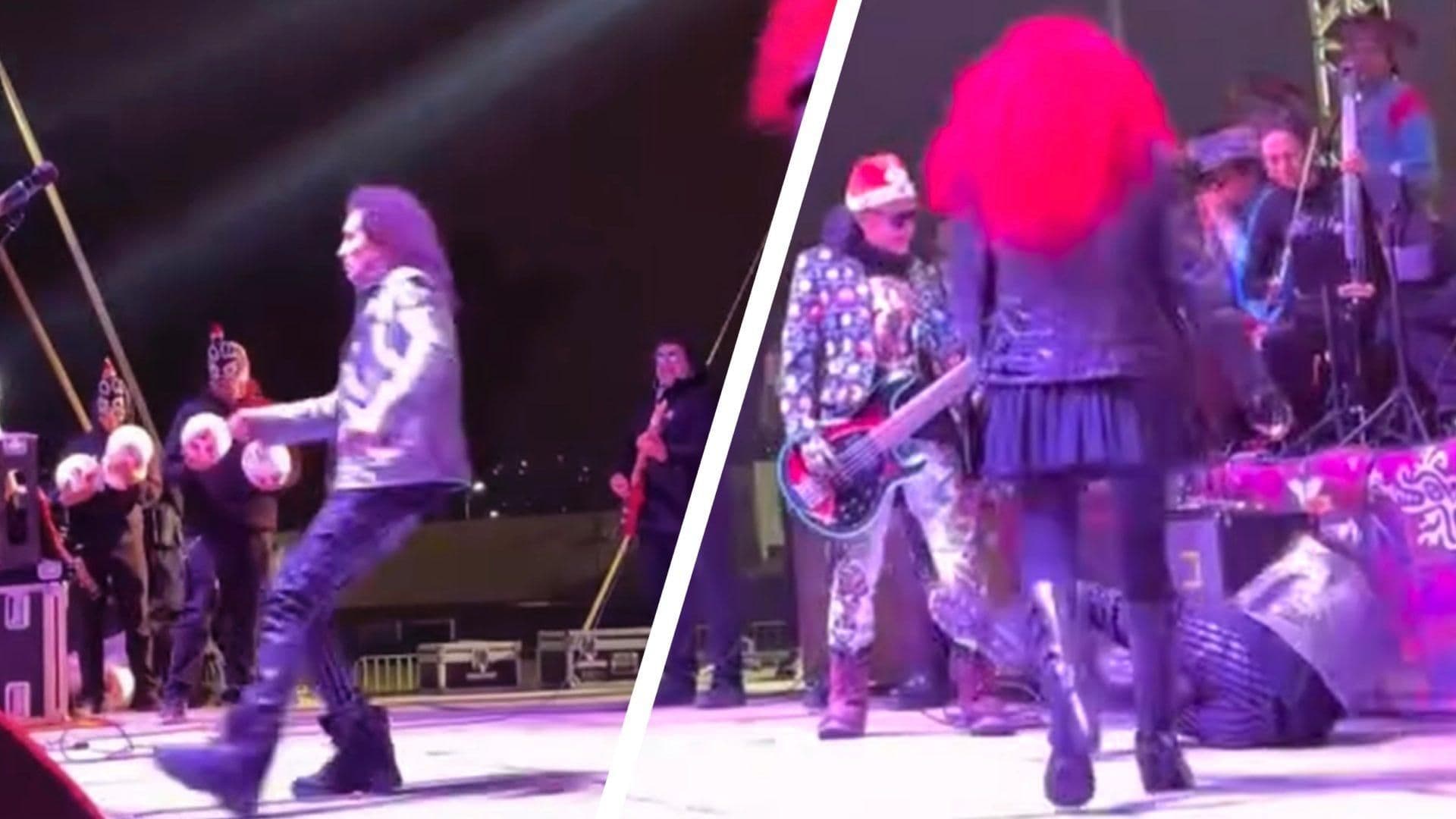 "De Nalgas Pa Tras", Alex Lora Se Cae En Pleno Concierto al Patear un Balón de Fútbol