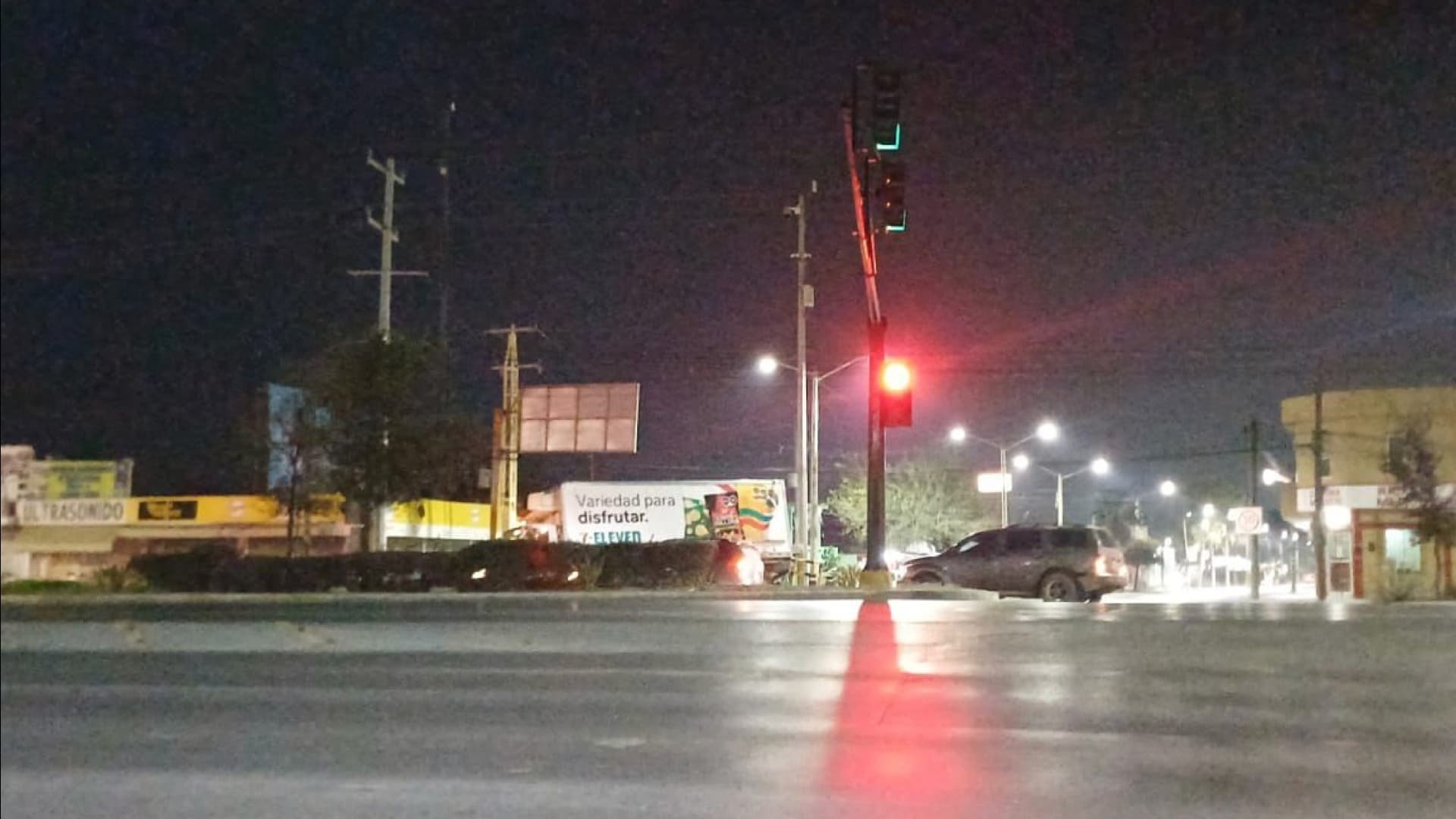 Reportan Balaceras y Robo de Unidades Pesadas en Reynosa; Derriban Cámaras del C5