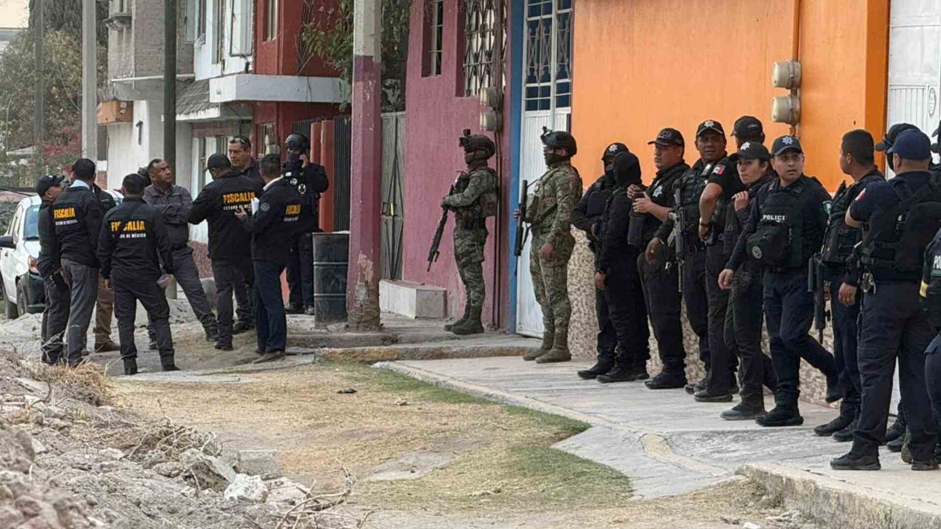 Operativo en Chiconautla: Así es la Vivienda Donde Hallaron Uniformes Tácticos y Explosivos
