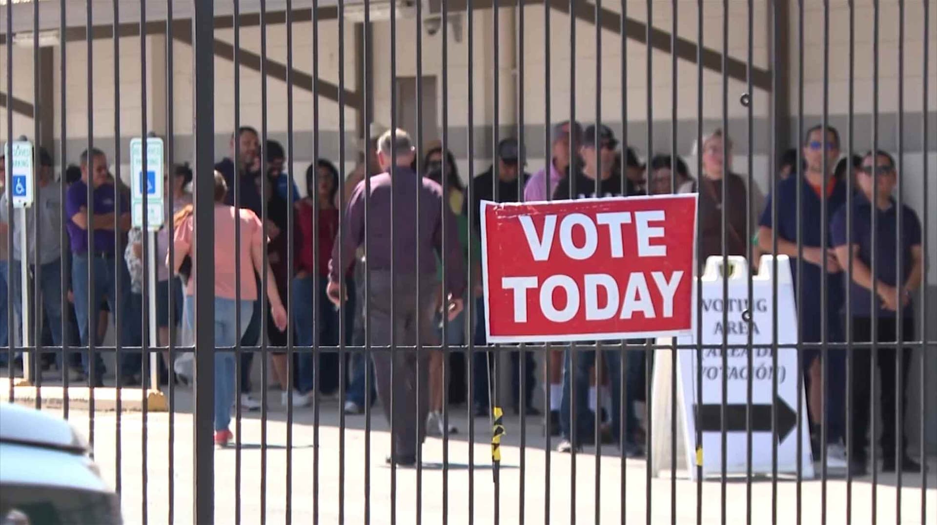 Votantes de Texas, Carolina del Norte y Arkansas, Acuden a las Urnas para Elegir a Candidatos en Primarias