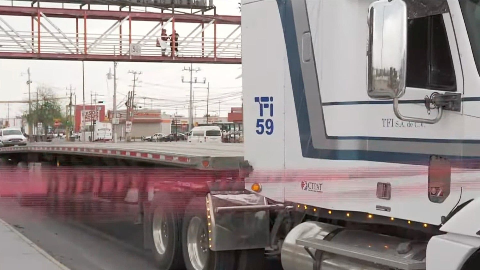 Hombre Muere Atropellado por Tráiler en Zuazua, Nuevo León