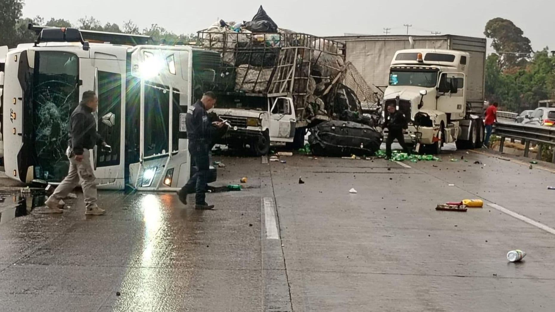 Grave Accidente Hoy en la México–Querétaro: Hay Varios Camiones y Tráileres Involucrados