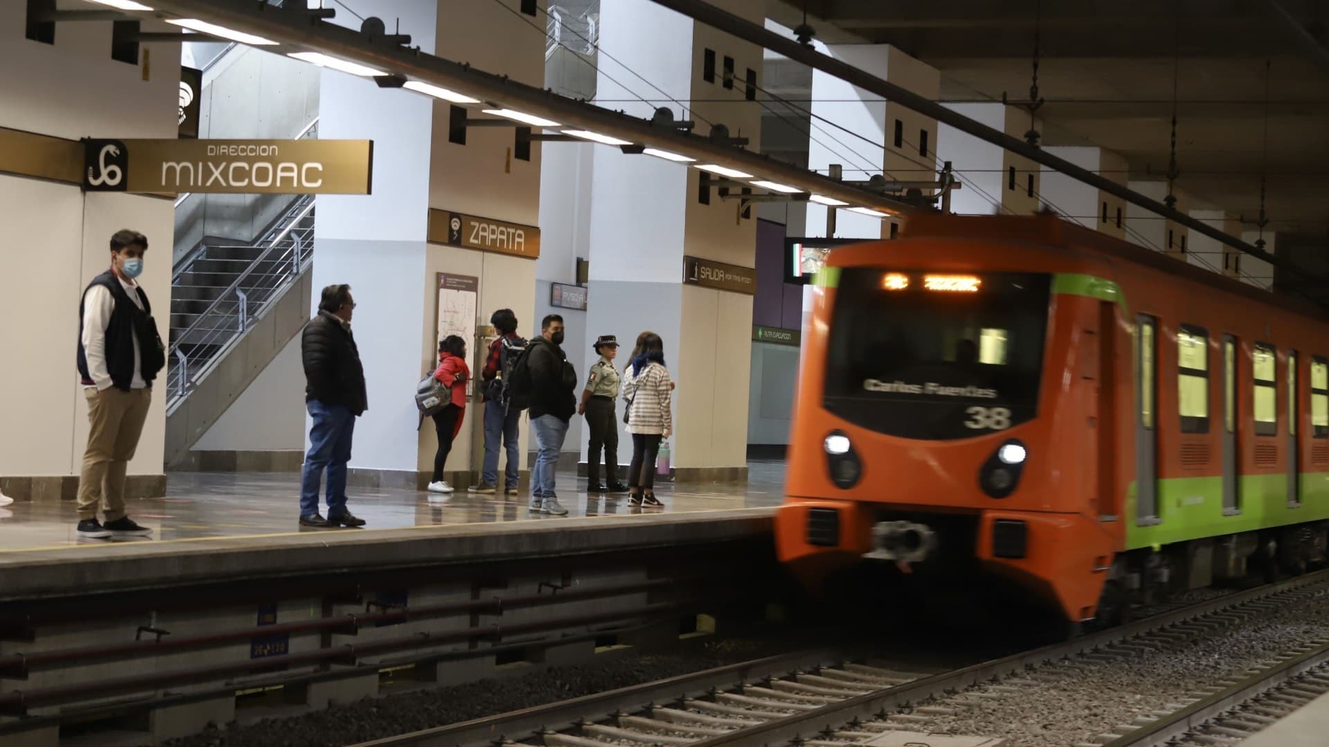 Reportan Retraso en la Línea 7 Hoy: ¿Qué Pasó en el Metro Mixcoac?
