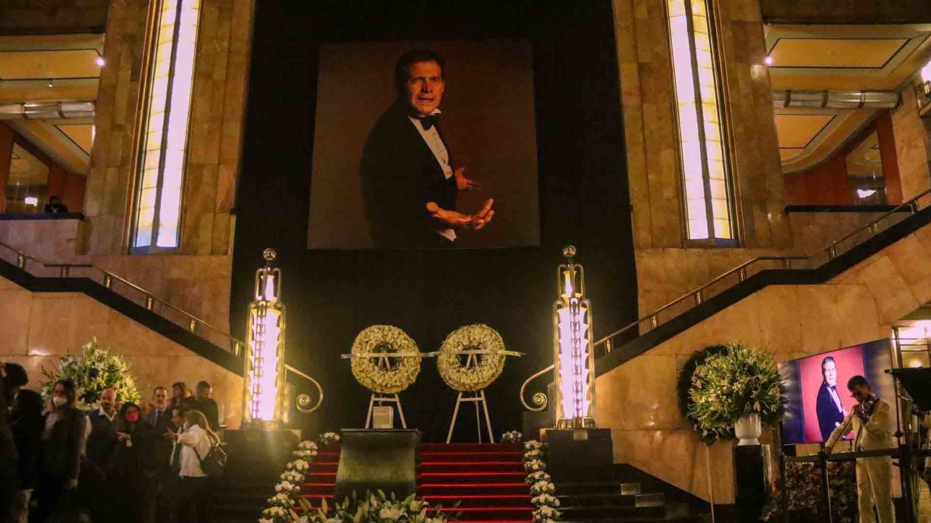 Emotiva Despedida a Héctor Bonilla, en Bellas Artes