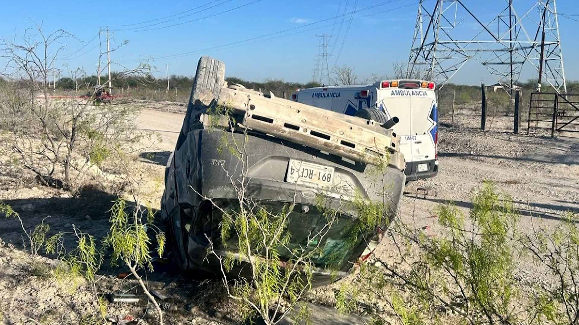Accidente Volcadura Deja a Hombre Muerto y Dos Lesionados en Nava
