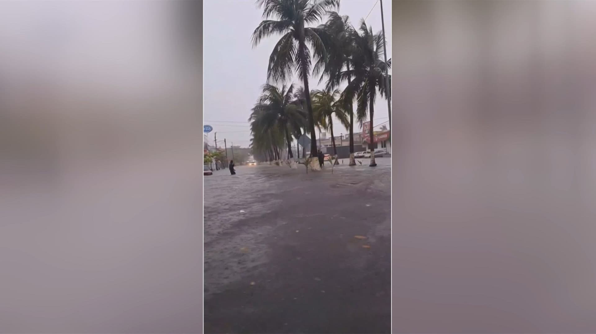 Fuertes Lluvias Causan Severas Inundaciones en Ciudad del Carmen, Campeche
