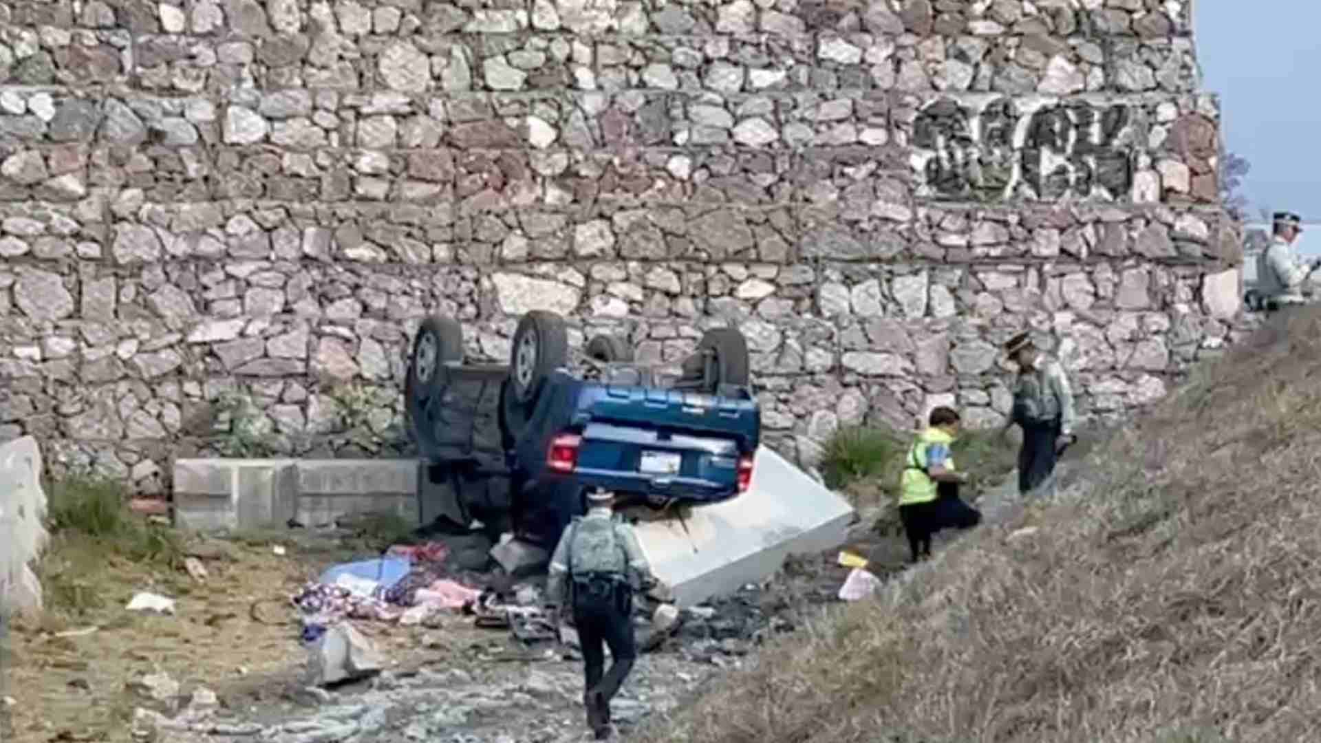 Accidente en la México–Querétaro Deja a Conductor Atrapado Entre Fierros de la Unidad