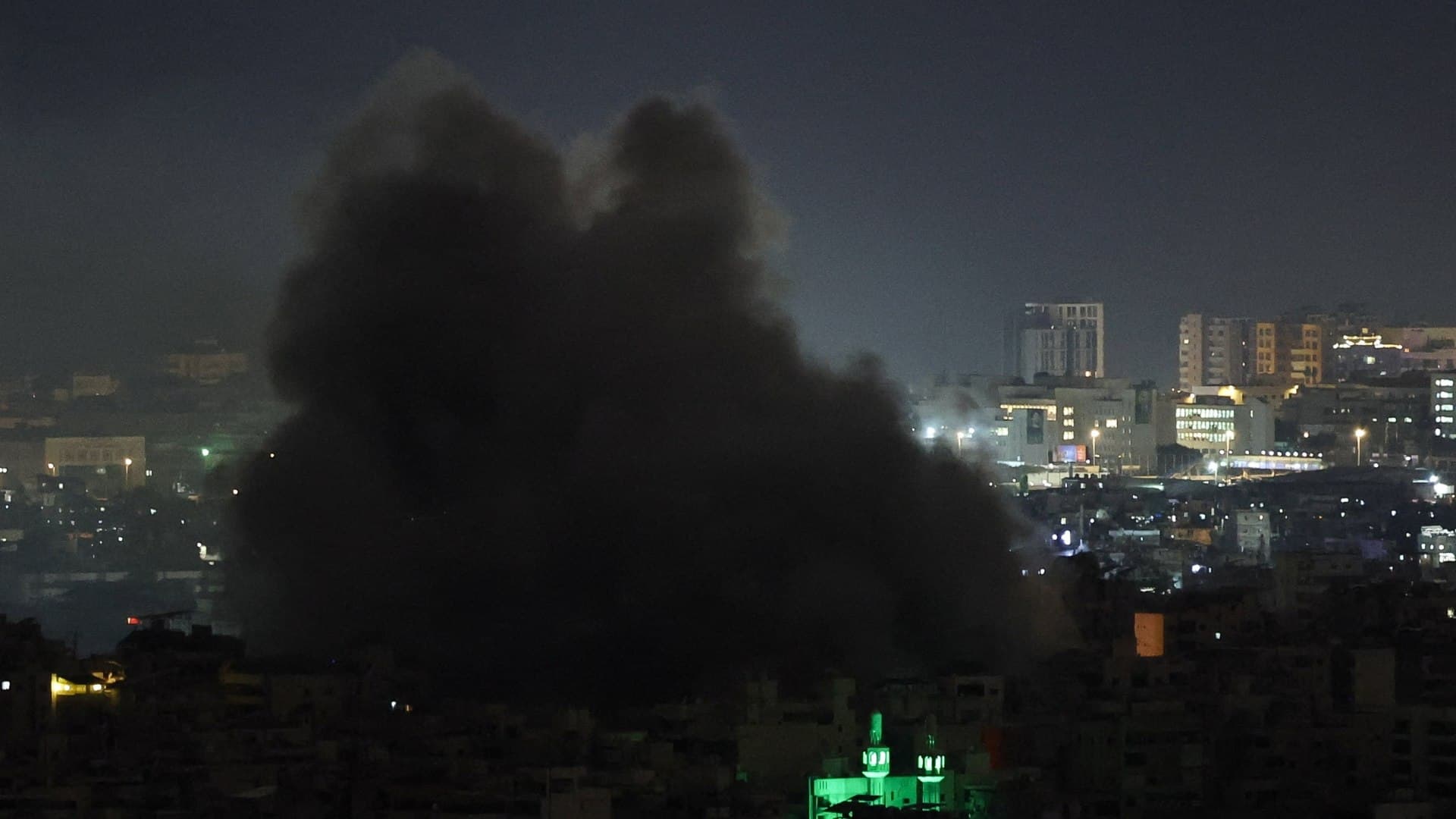 Israel Bombardea Suburbio del Sur de Beirut Tras Orden de Evacuación