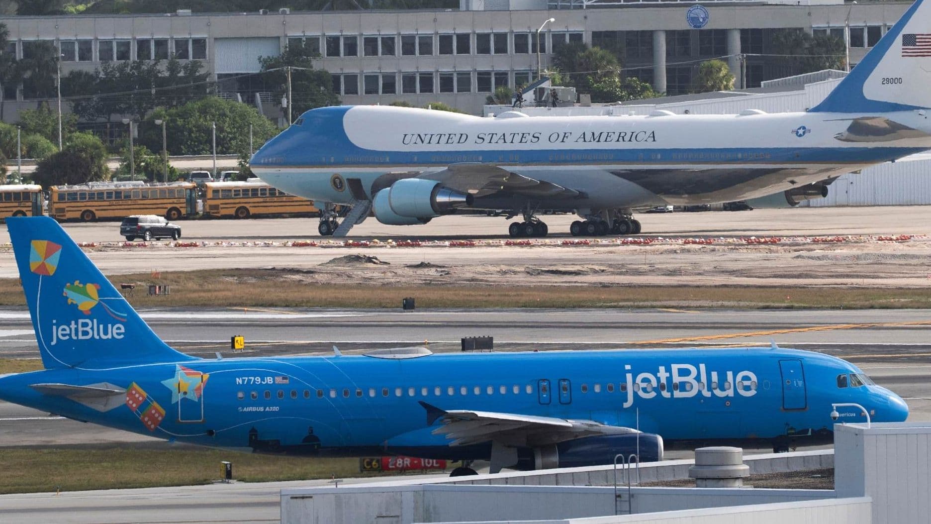 Paran Operaciones en Aeropuertos de Washington; Investigan Olor Químico en Área de Tráfico Aéreo