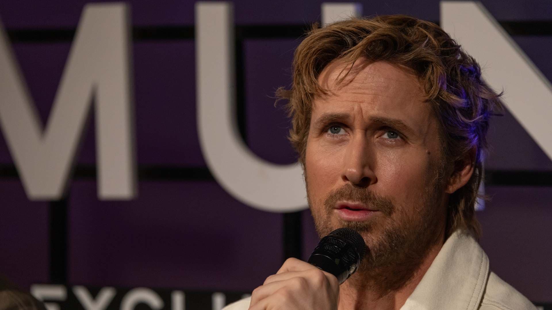 Ryan Gosling Presenta ‘Proyecto Fin del Mundo’ en México y Termina con una Estrella en las Manos