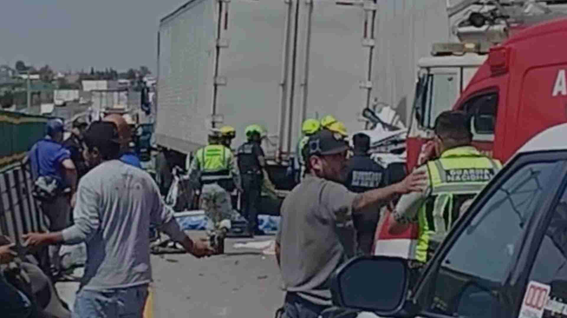 Fuerte Accidente en la México–Querétaro Deja un Fallecido y Cuatro Lesionados