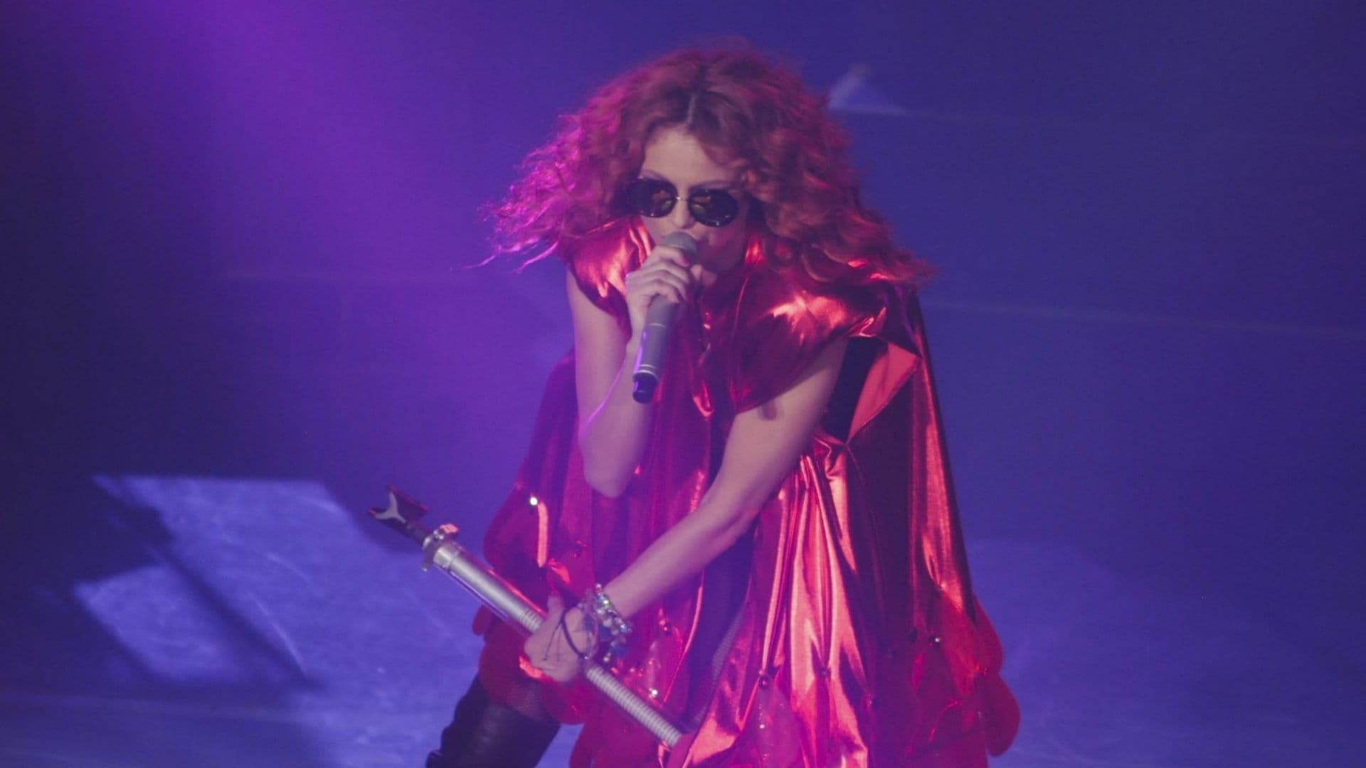 Paulina Rubio le Grita a su Baterista en Pleno Concierto