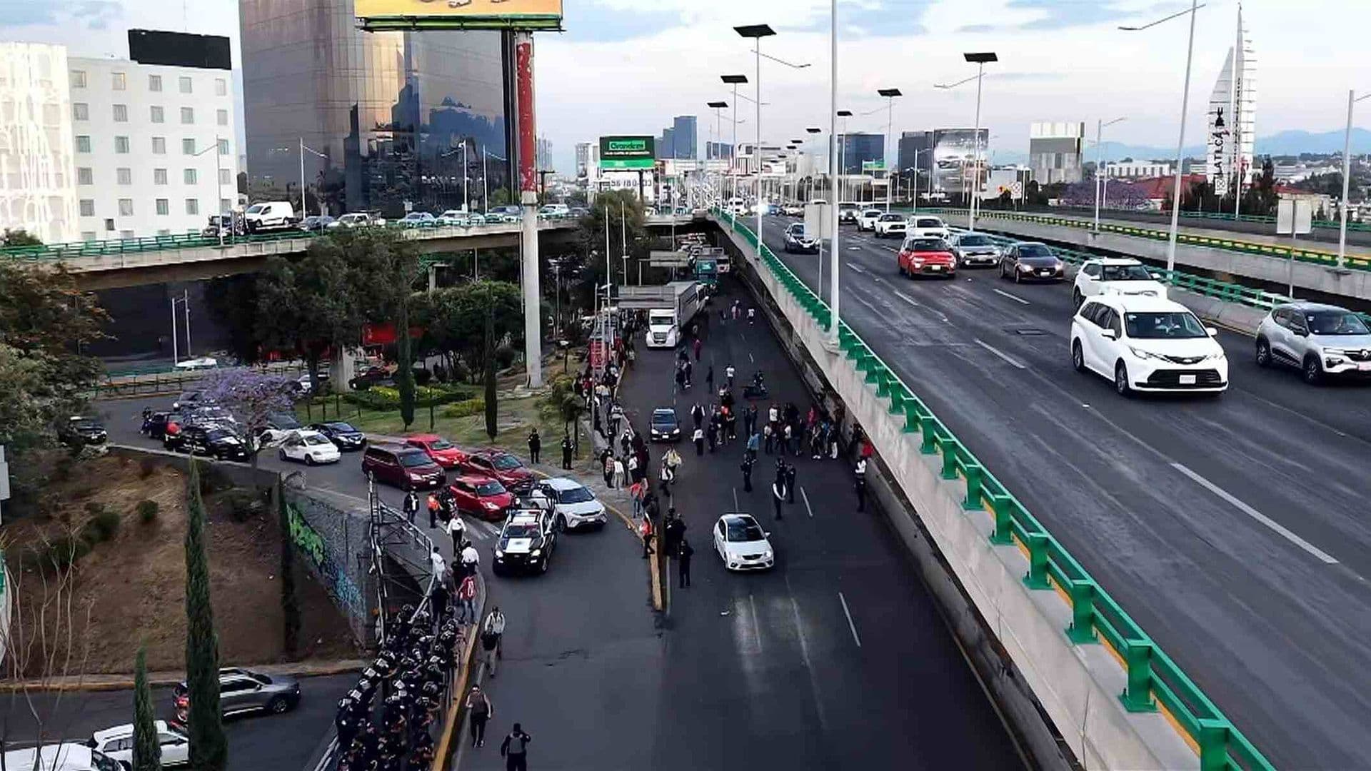 Desde el Aire: Así Se Ve el Caos por Bloqueo de Miembros de Anexos en Periférico Norte, en Naucalpan