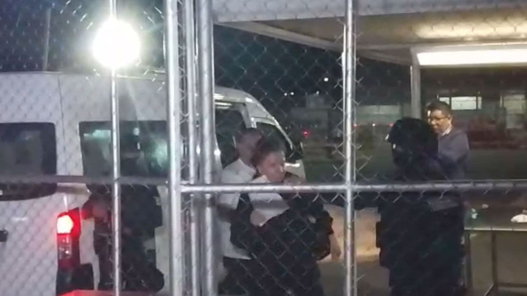 VIDEO: Sale de la Cárcel Rosalinda González, ‘La Jefa’, Esposa de Nemesio Oseguera ‘El Mencho’