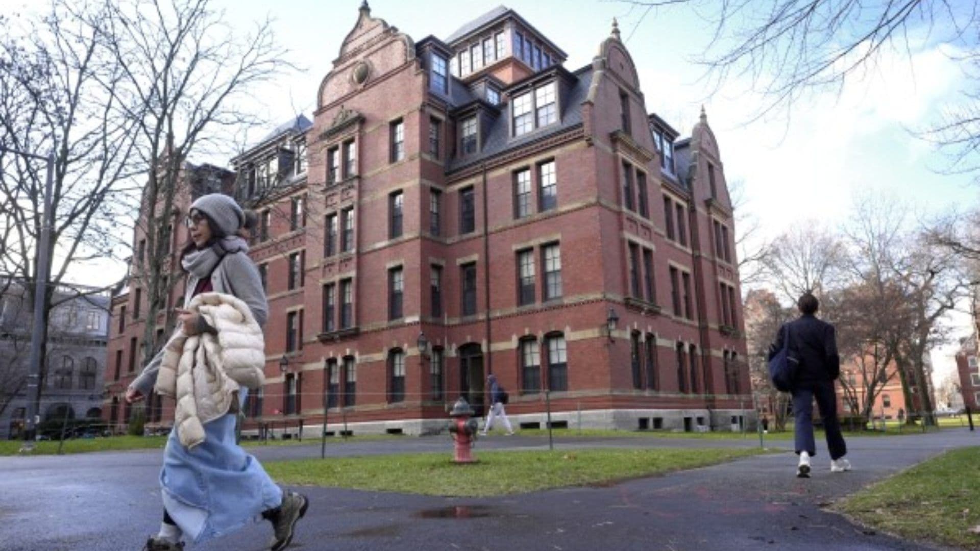 China Da Bienvenida a Estudiantes Extranjeros Después que Trump Prohibiera Admisión en Harvard