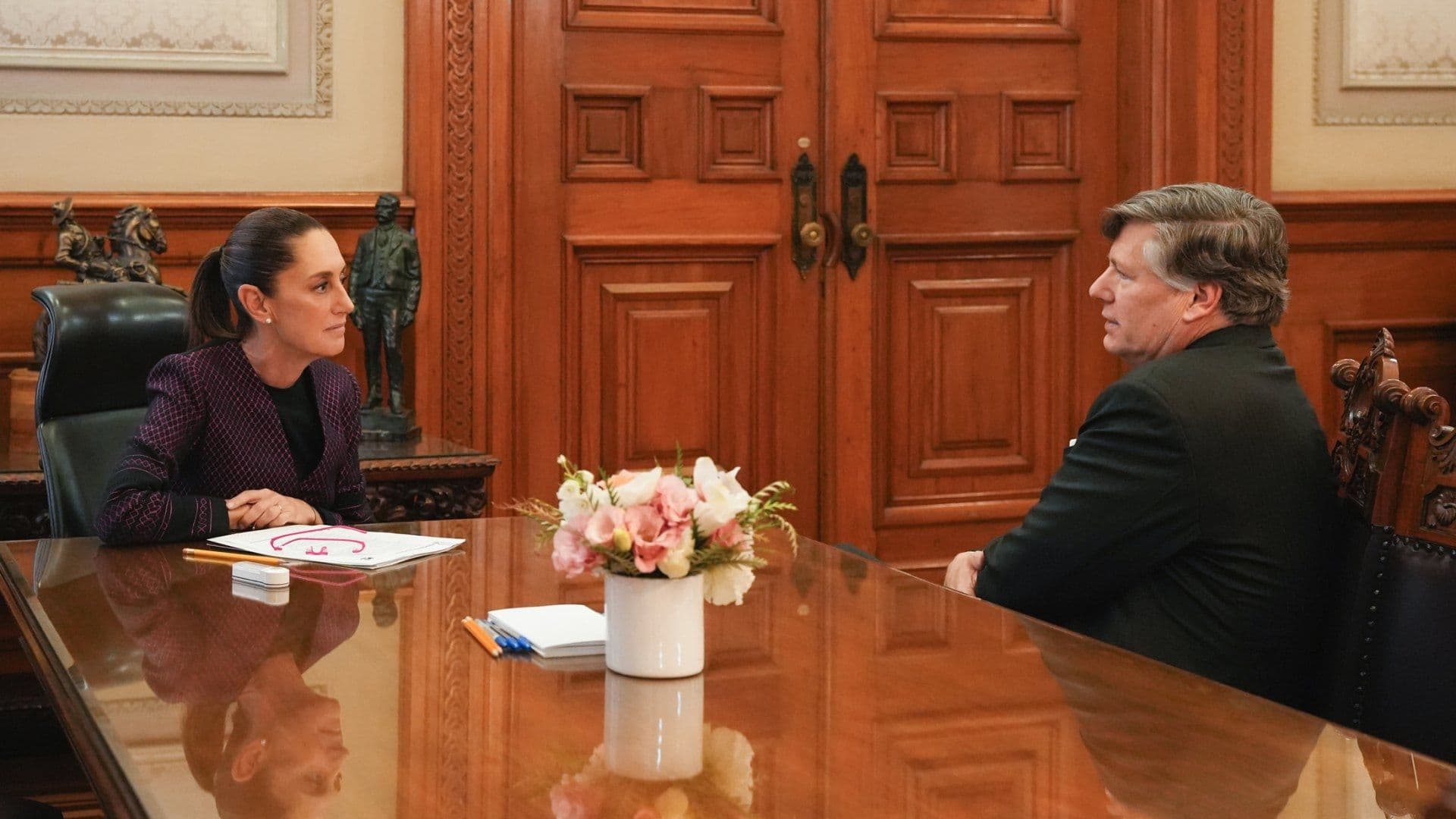 Christopher Landau Se Reúne con Claudia Sheinbaum en Palacio Nacional