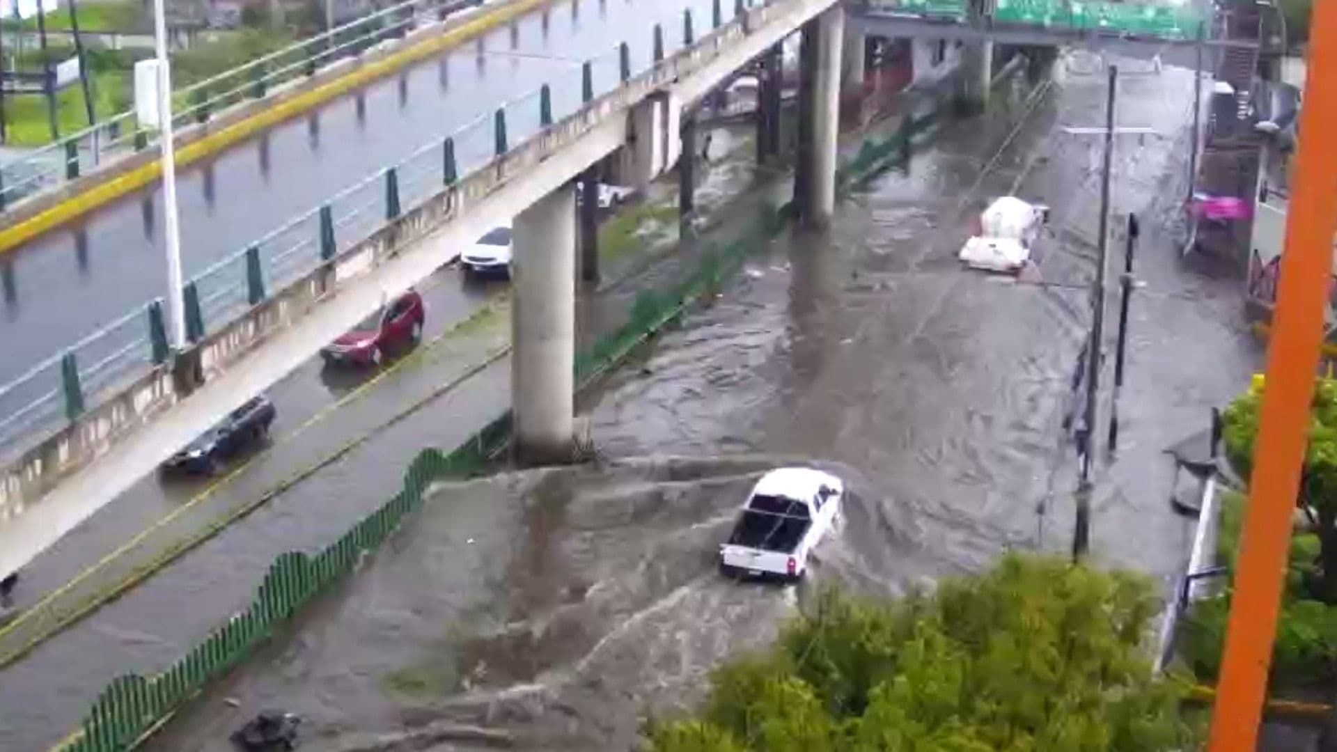 Lluvias Intensas Edomex Hoy 14 de Julio 2025: Restablecen Servicio del Mexibús Tras Inundaciones