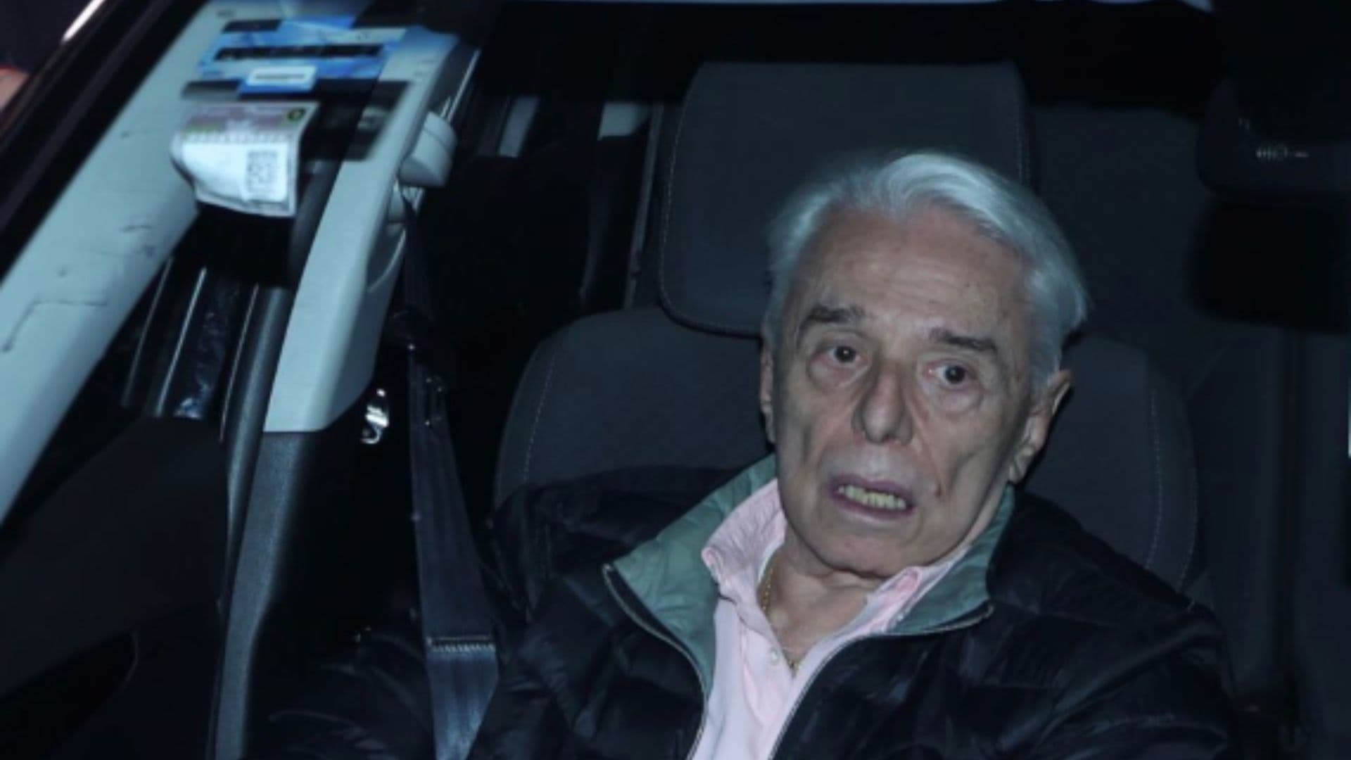 Enrique Guzmán También Acude a Hospital para Reunirse con Silvia Pinal