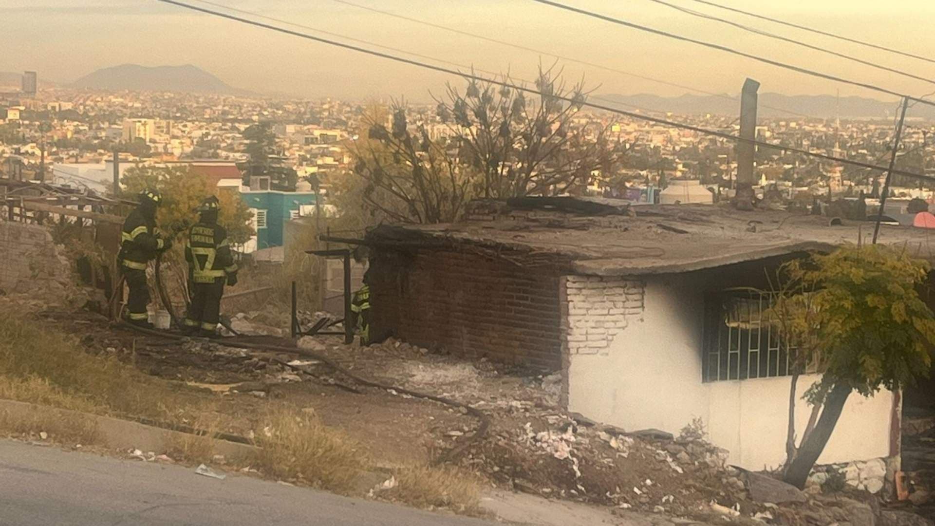 Incendio Consume Vivienda en la Colonia Cerro de la Cruz de Chihuahua